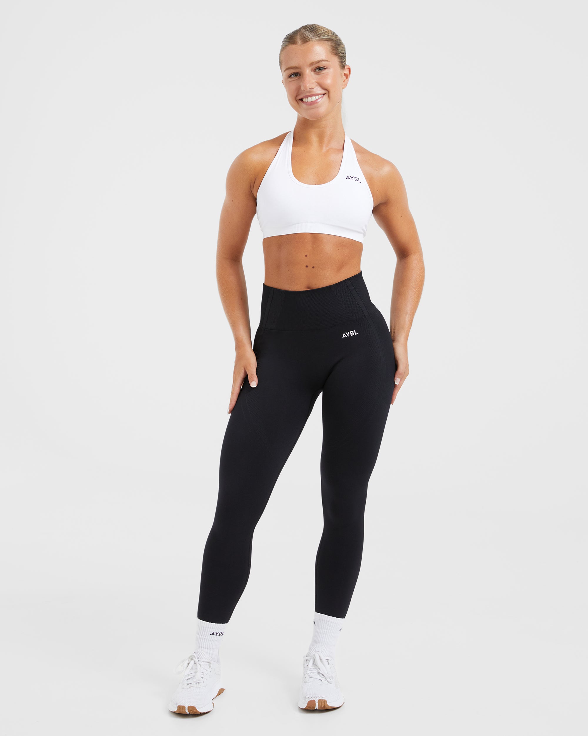 Essential Seamless Halterneck Sports Bra - Wit