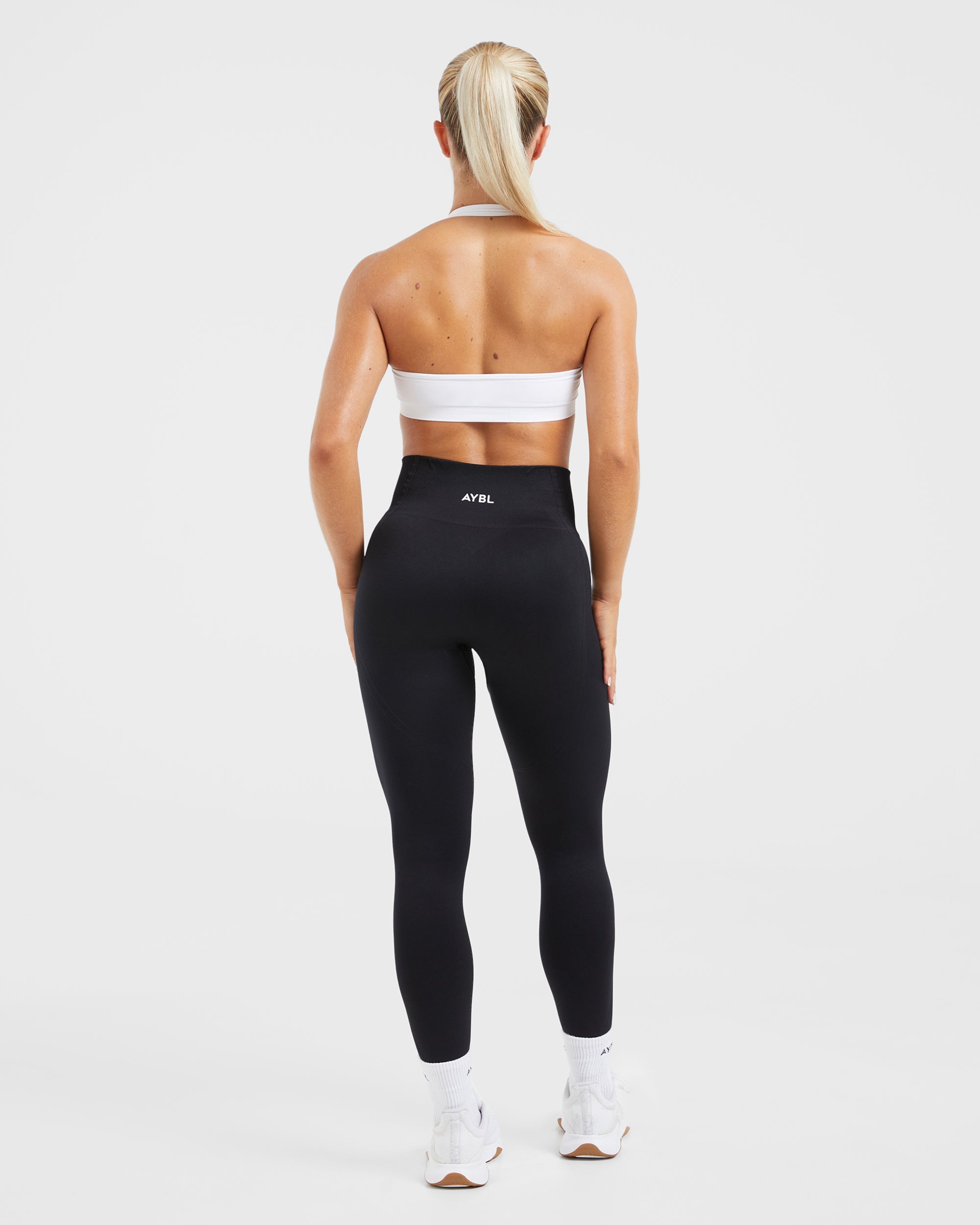 Essential Seamless Halterneck Sports Bra - Wit