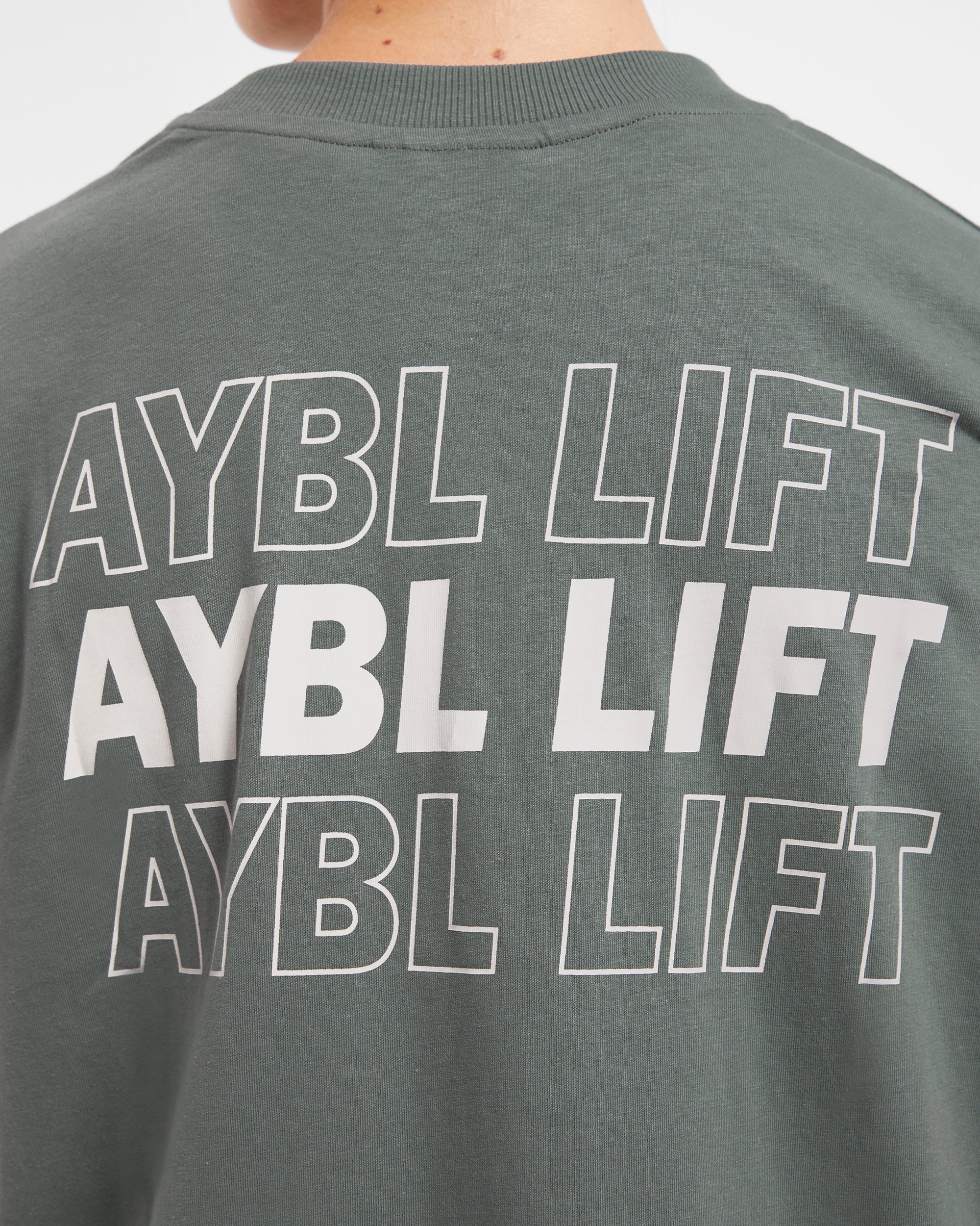 AYBL Lift Italic Oversized T Shirt - Groen/Off Wit