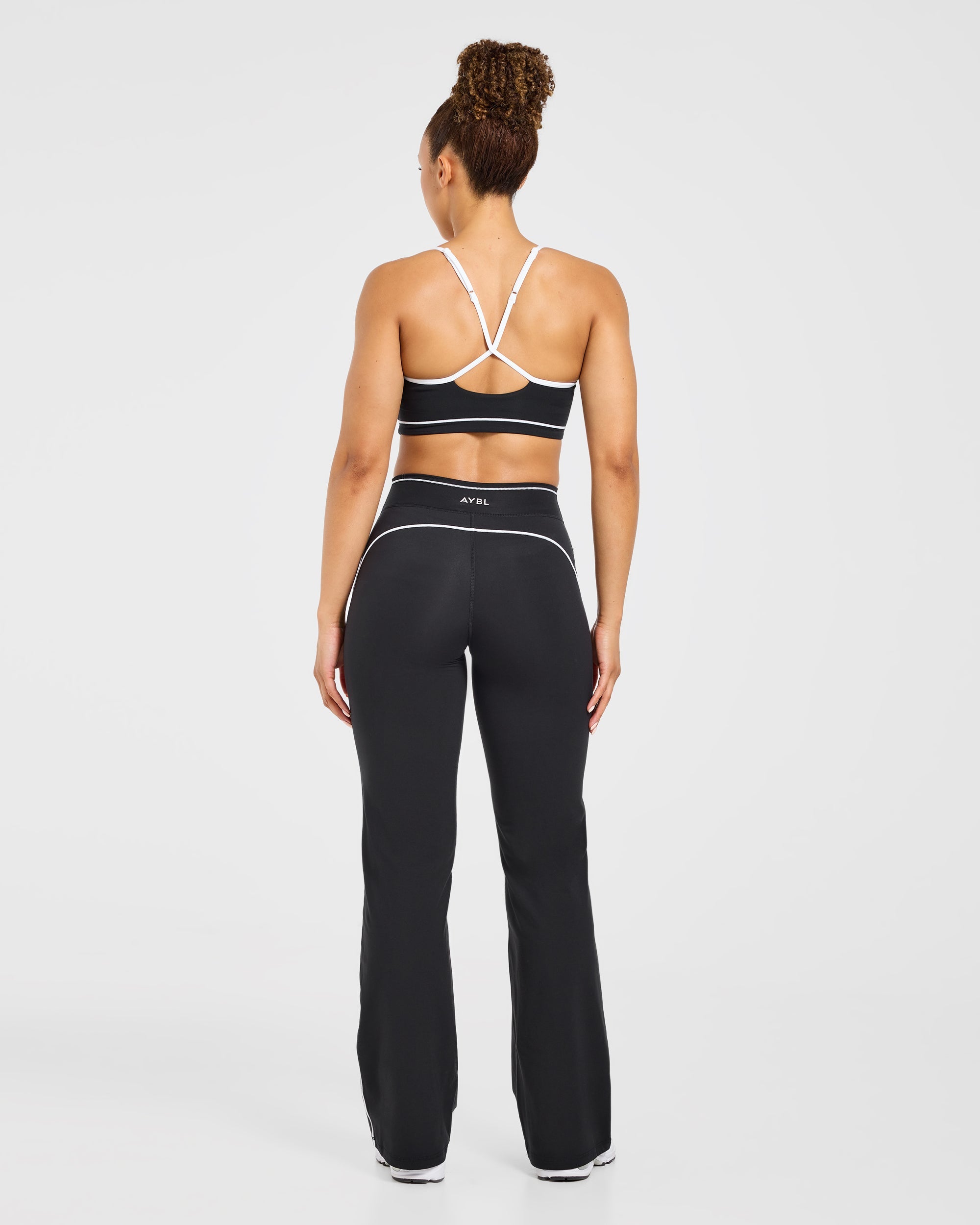Form Flared Leggings - Zwart