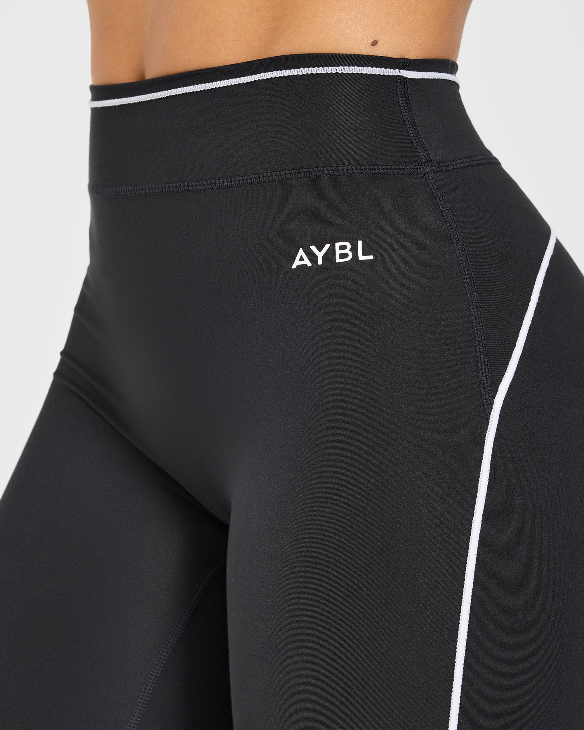 Form Flared Leggings - Zwart