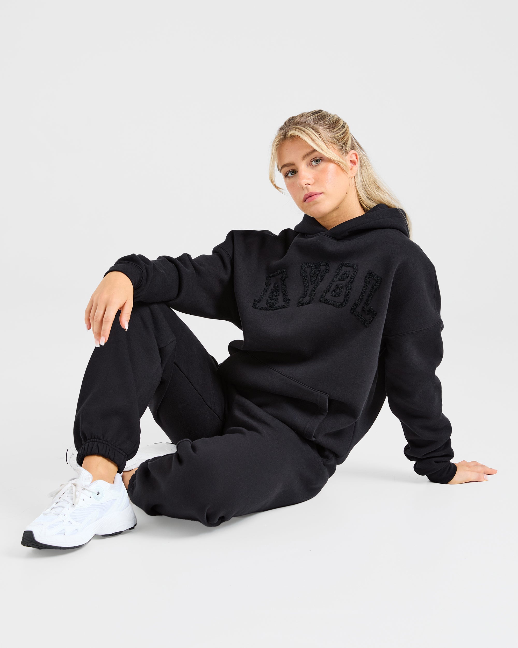 Varsity Oversized Outline Hoodie - Zwart