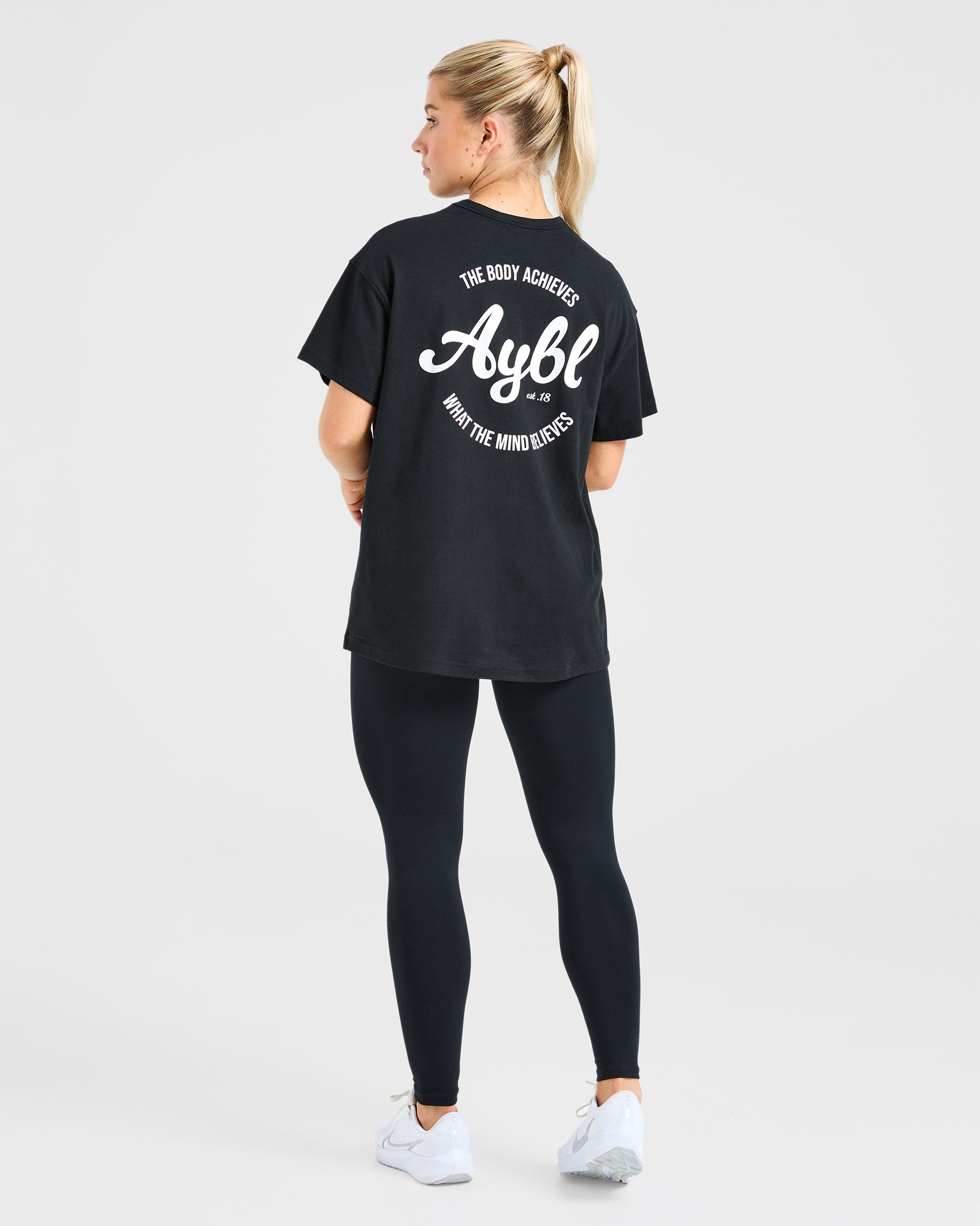 Body Achieve Mind Believe Oversized T Shirt - Zwart