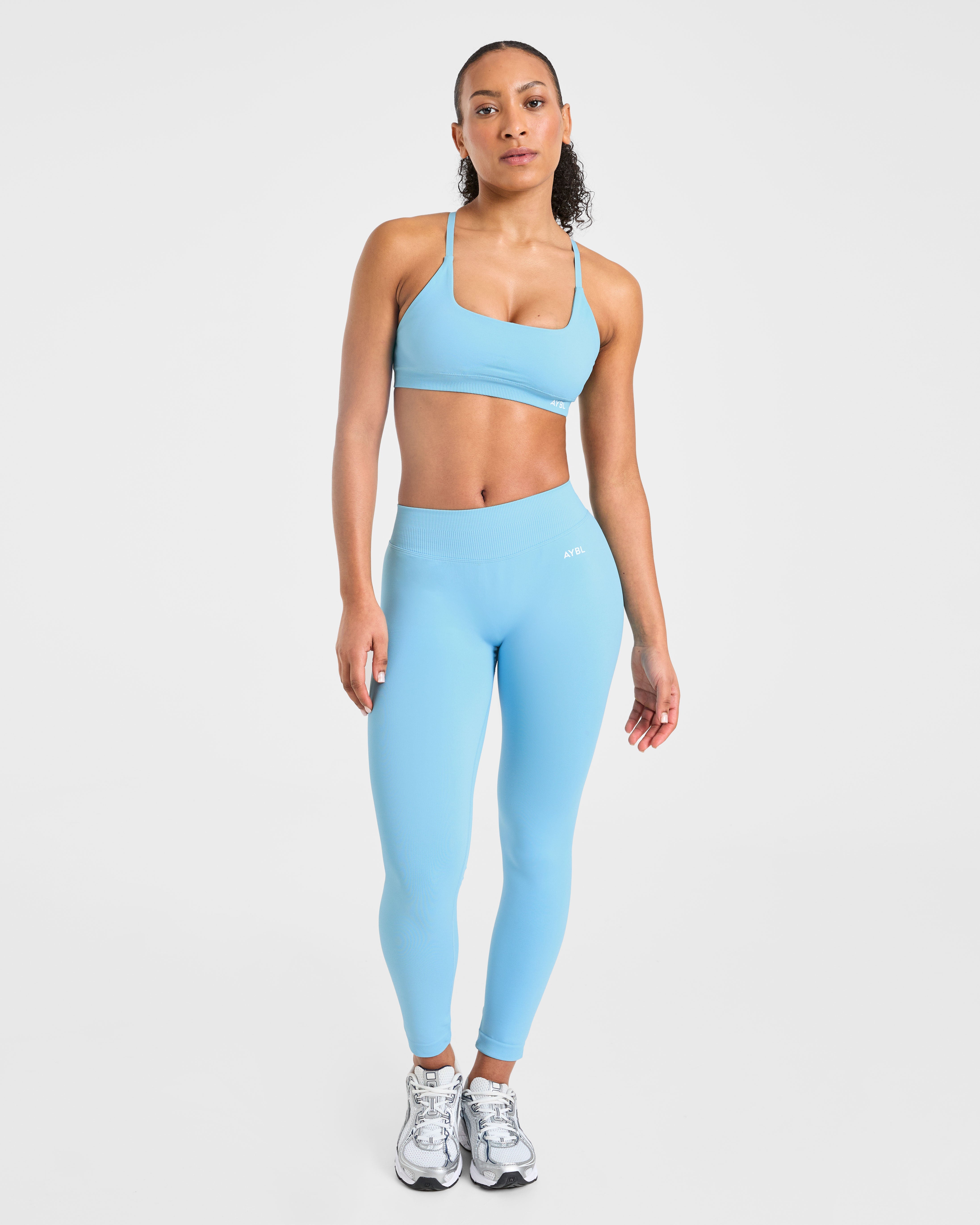 Enhance Seamless Sports Bra - Powder Blauw
