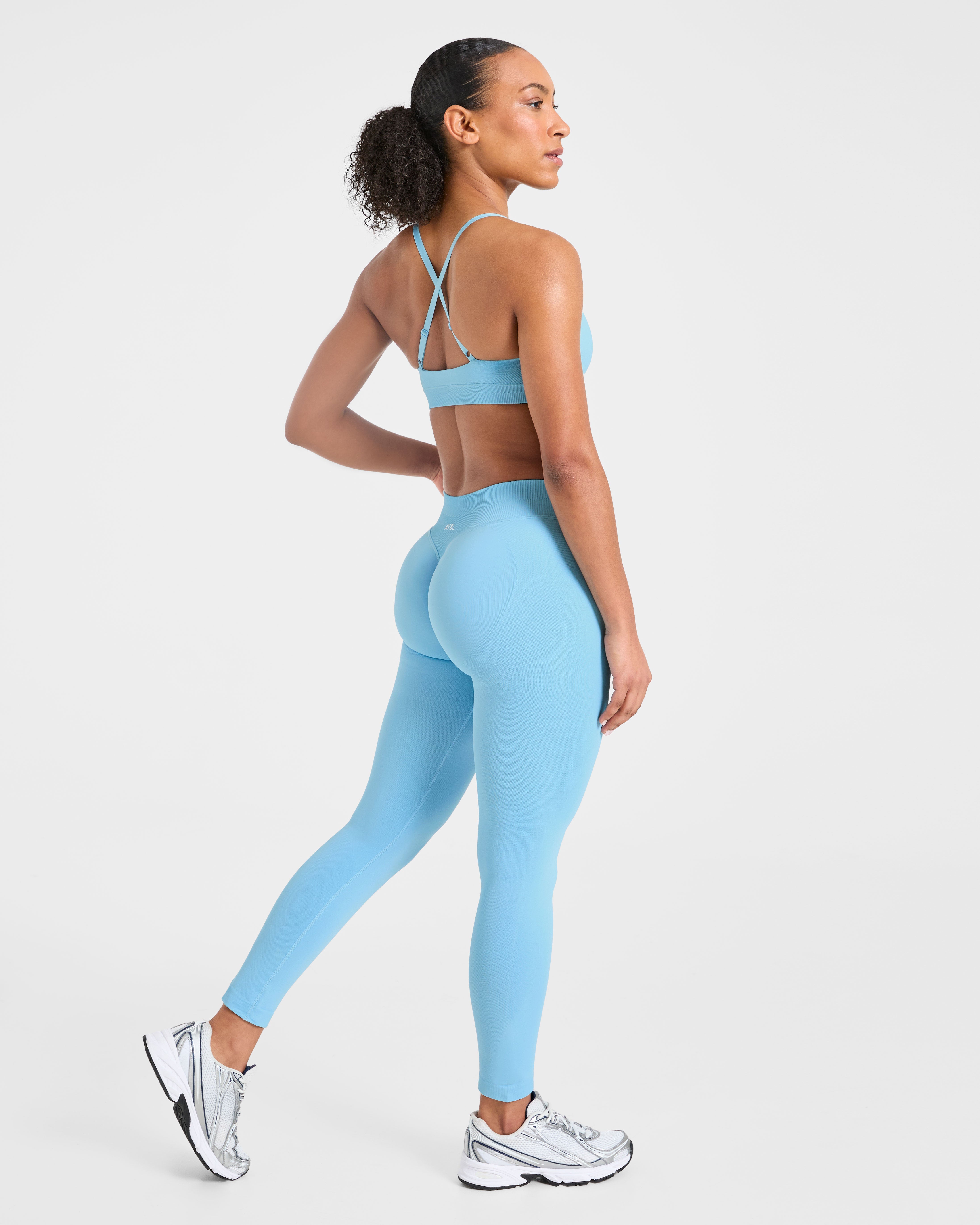 Enhance Seamless Sports Bra - Powder Blauw