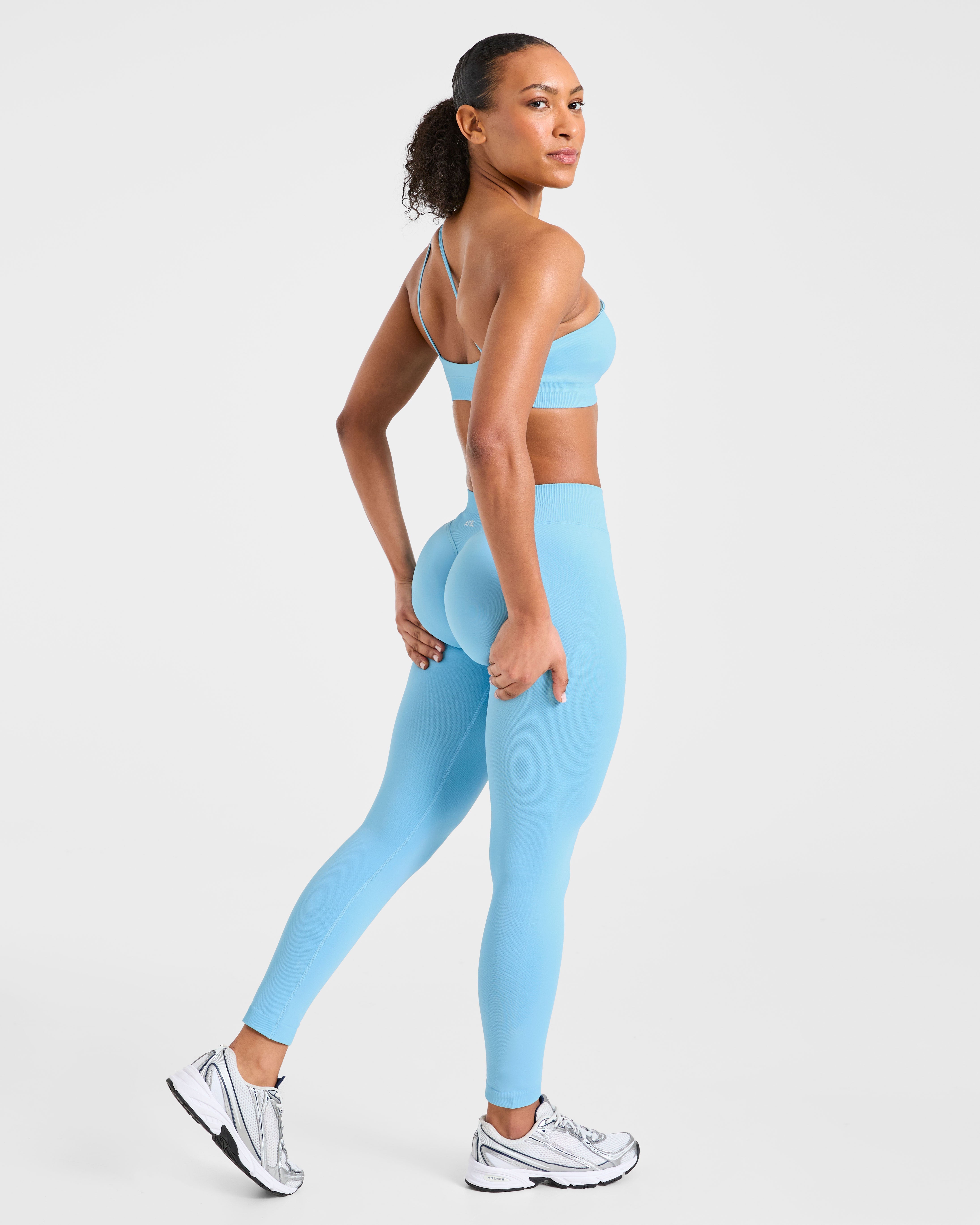 Enhance Seamless One Shoulder Sports Bra - Powder Blauw