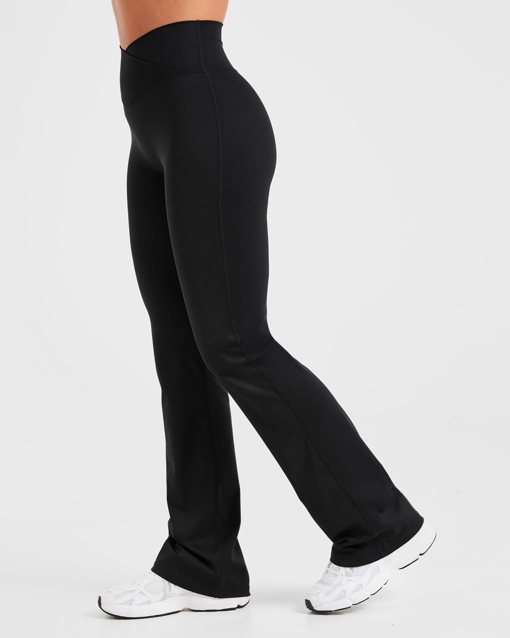 Sculpt Wrap Flared Leggings - Zwart