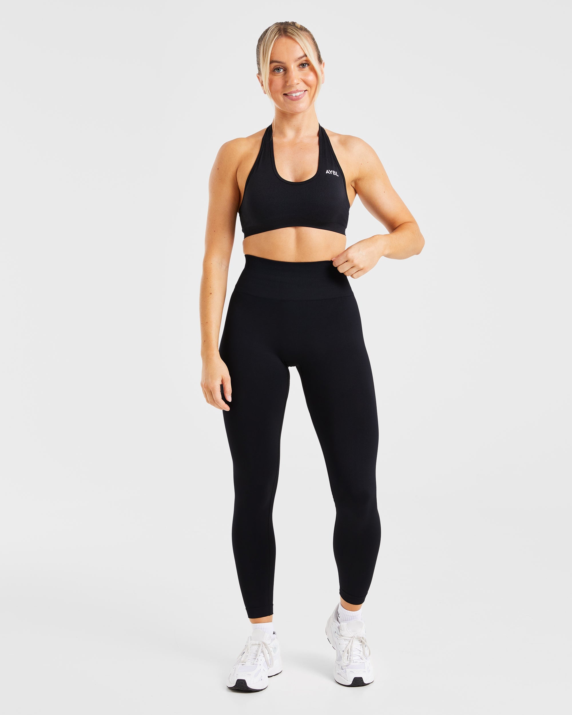 Essential Seamless Halterneck Sports Bra - Zwart