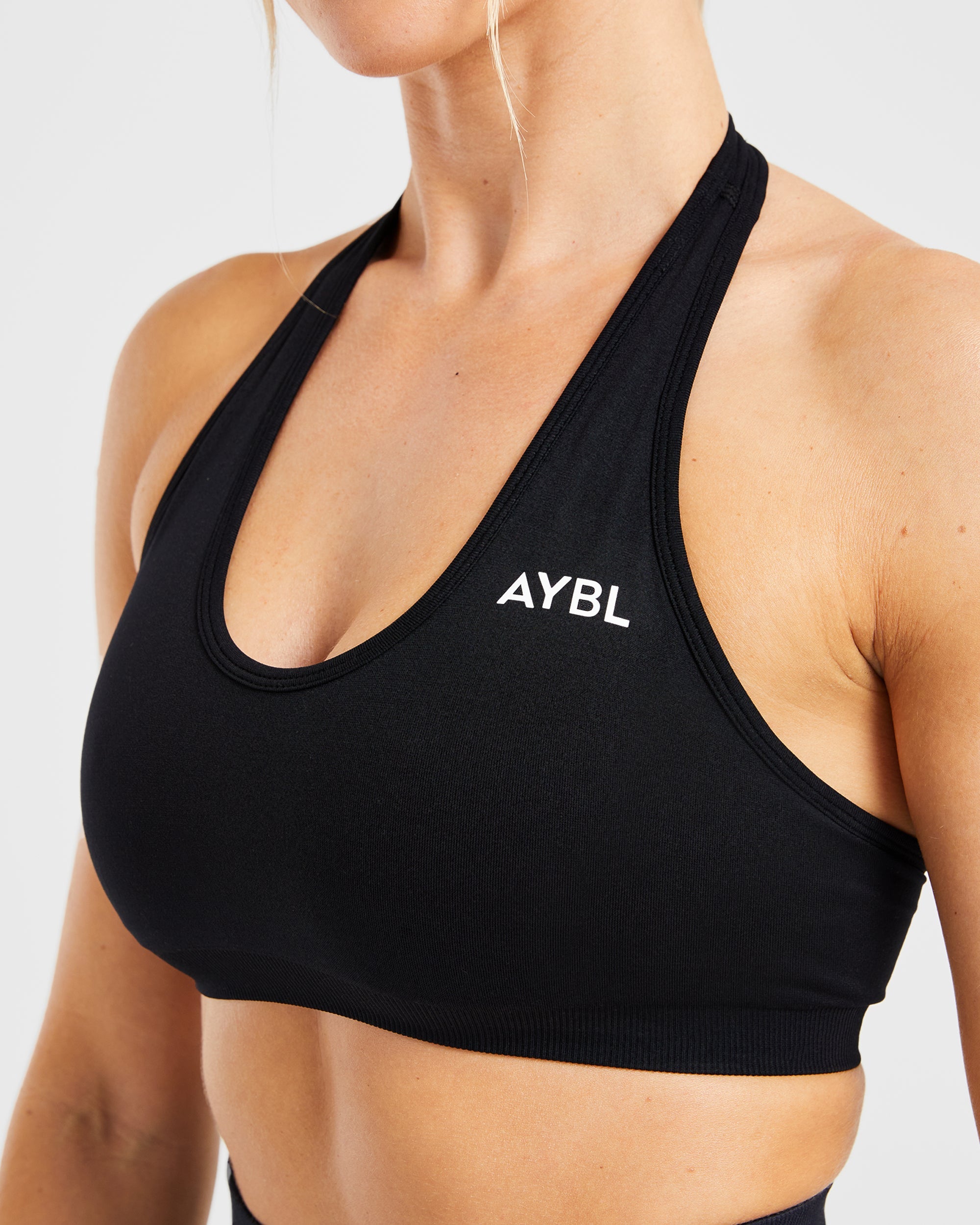 Essential Seamless Halterneck Sports Bra - Zwart