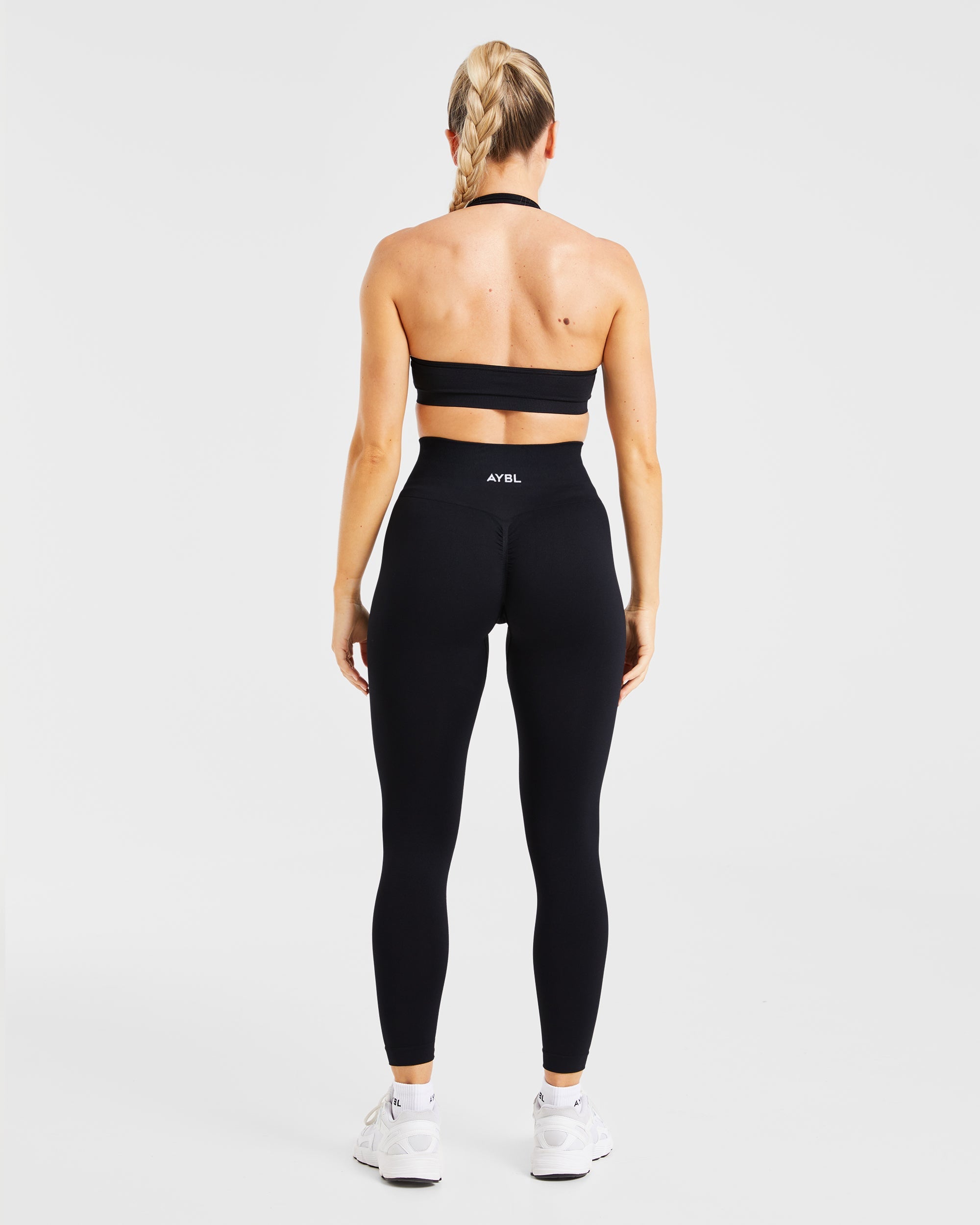 Essential Seamless Halterneck Sports Bra - Zwart