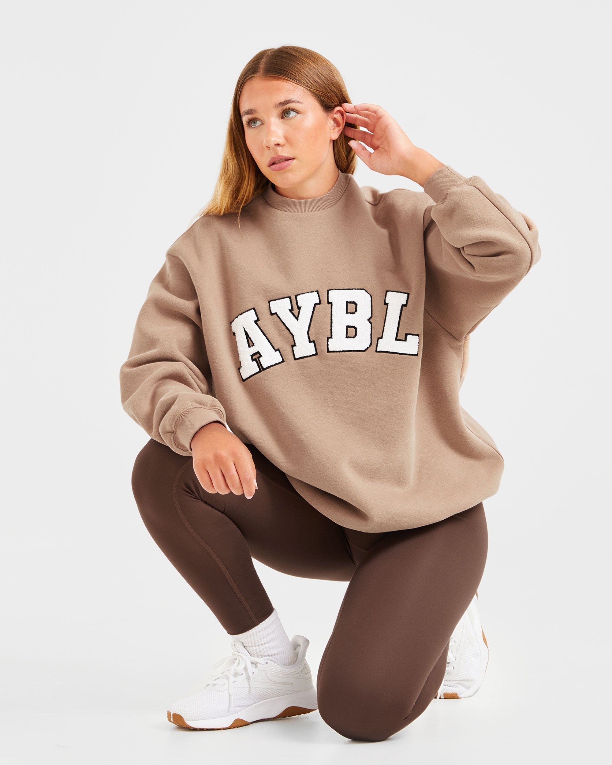 Varsity Oversized Sweatshirt - Latte Bruin