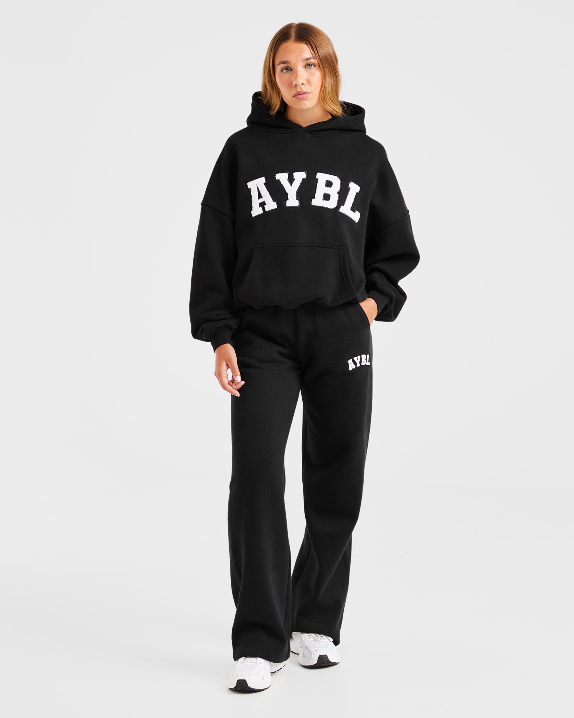 Varsity Oversized Straight Leg Joggers - Zwart