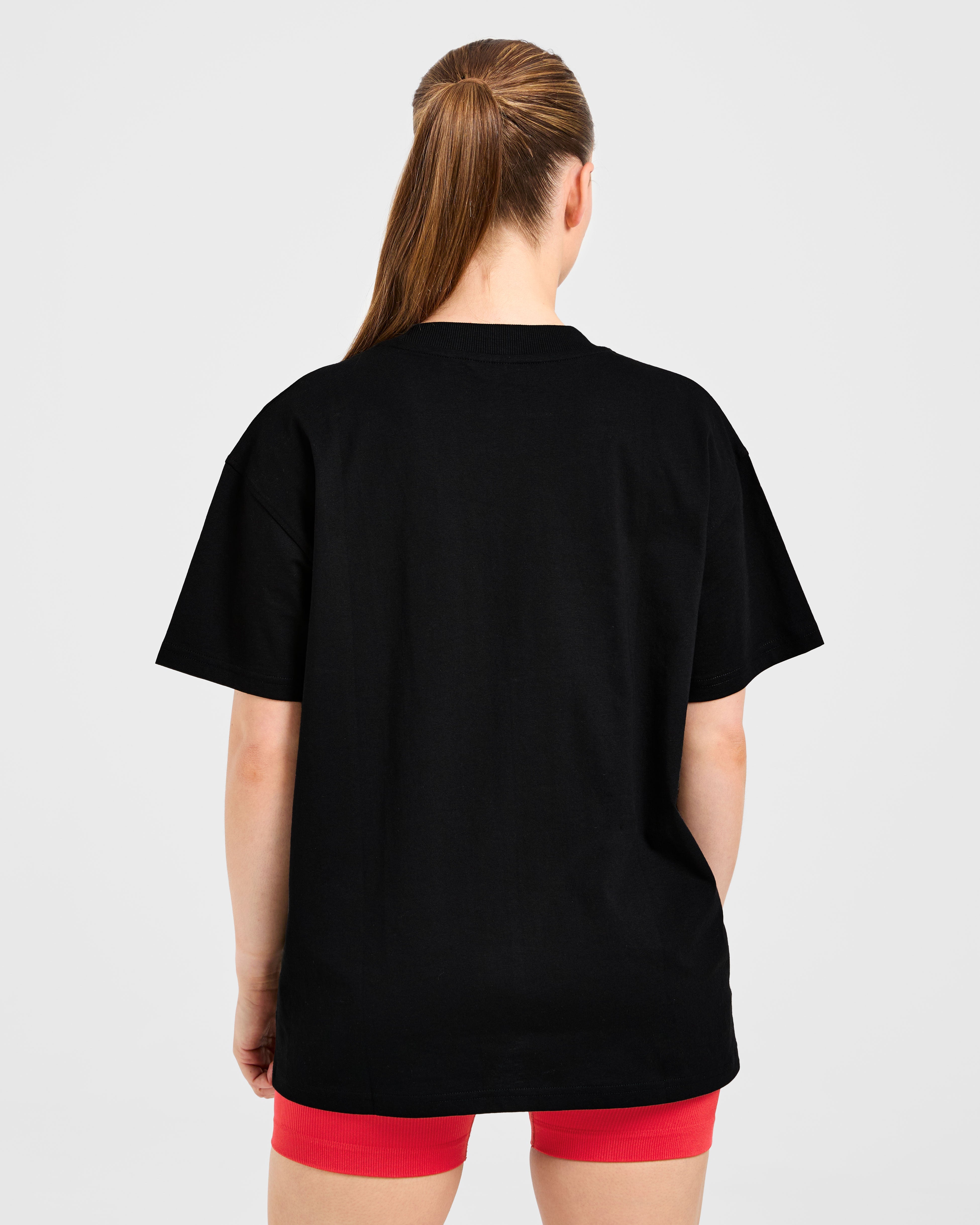 Sports Club Gothic Oversized T Shirt - Zwart/Rood