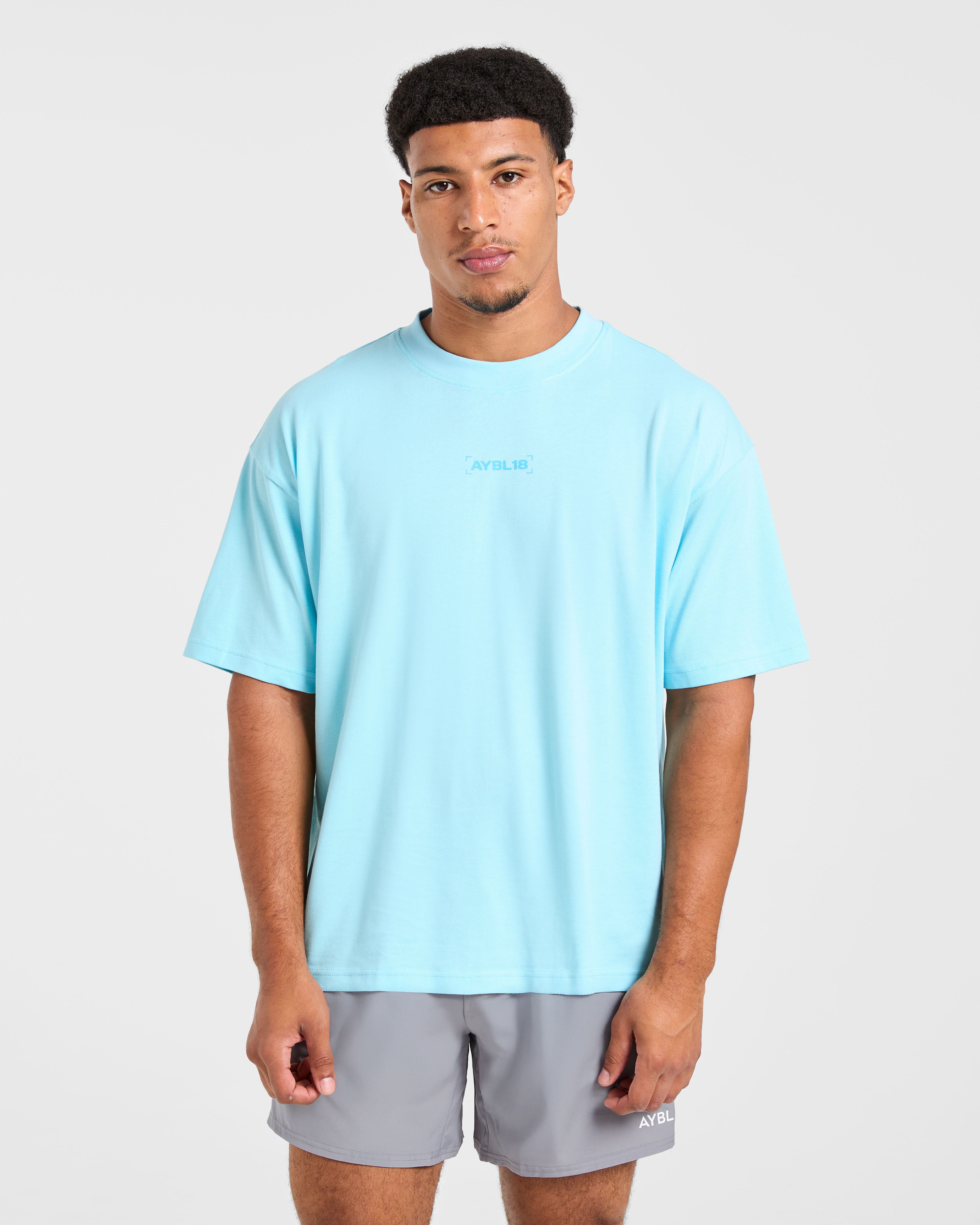 Power Club Oversized T Shirt - Light Blauw