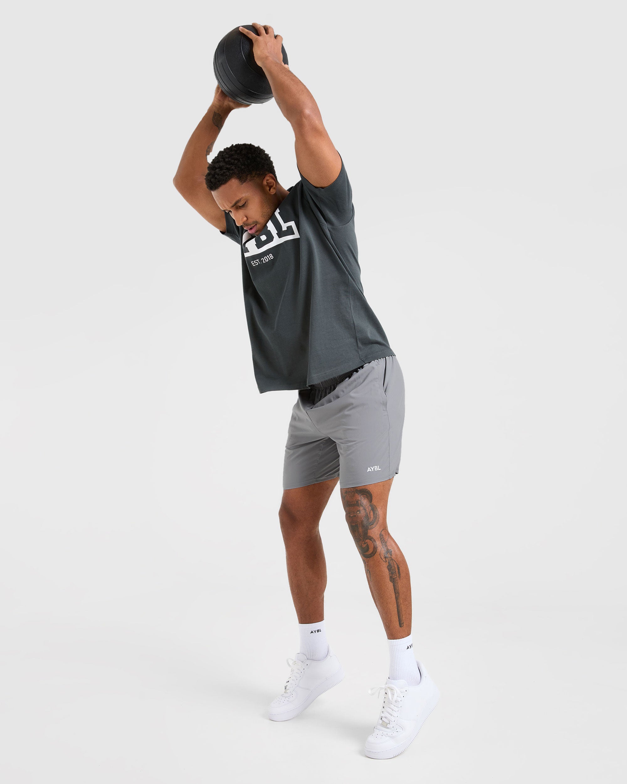 Core 7" Shorts - Grijs