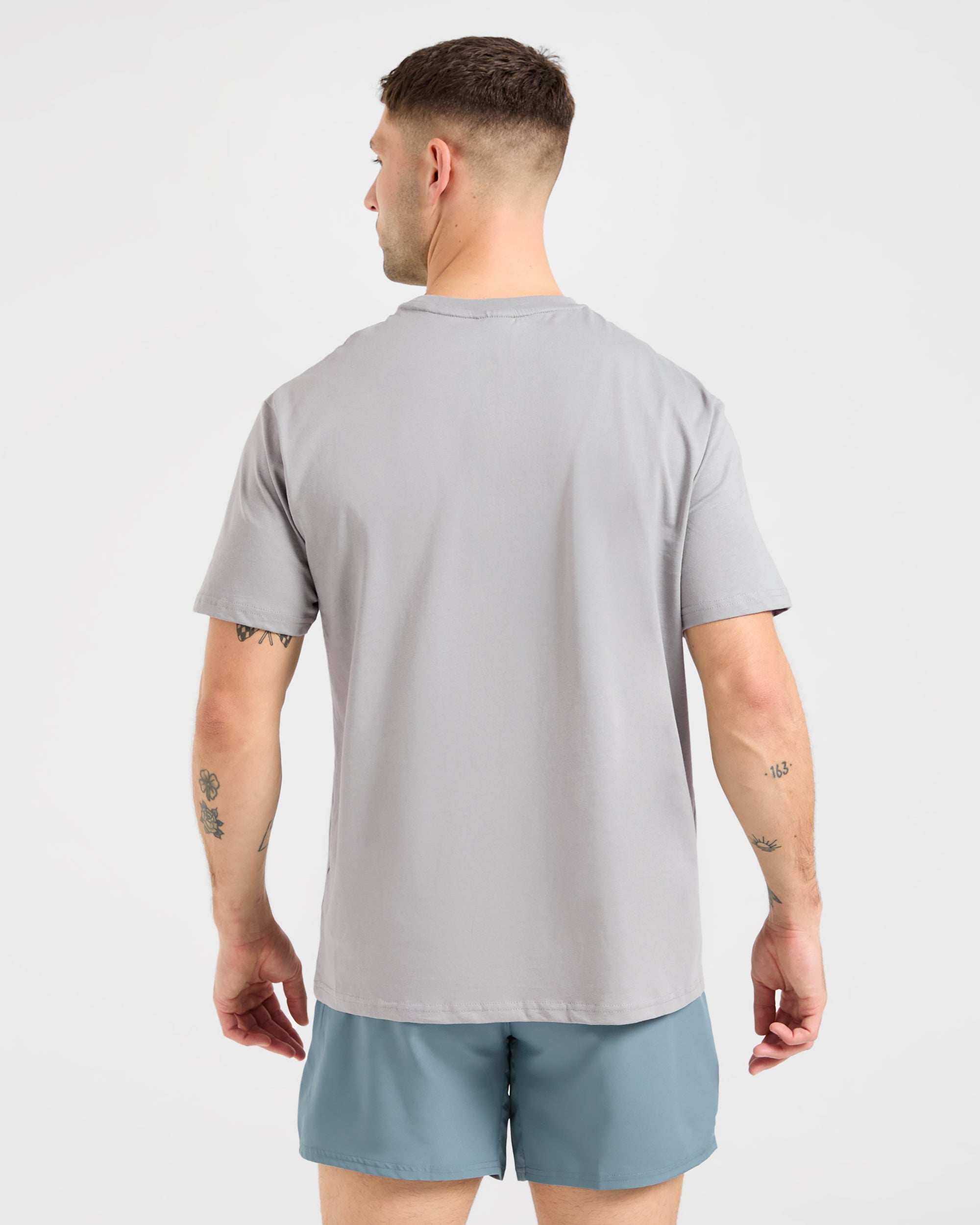 Essential T Shirt - Misty