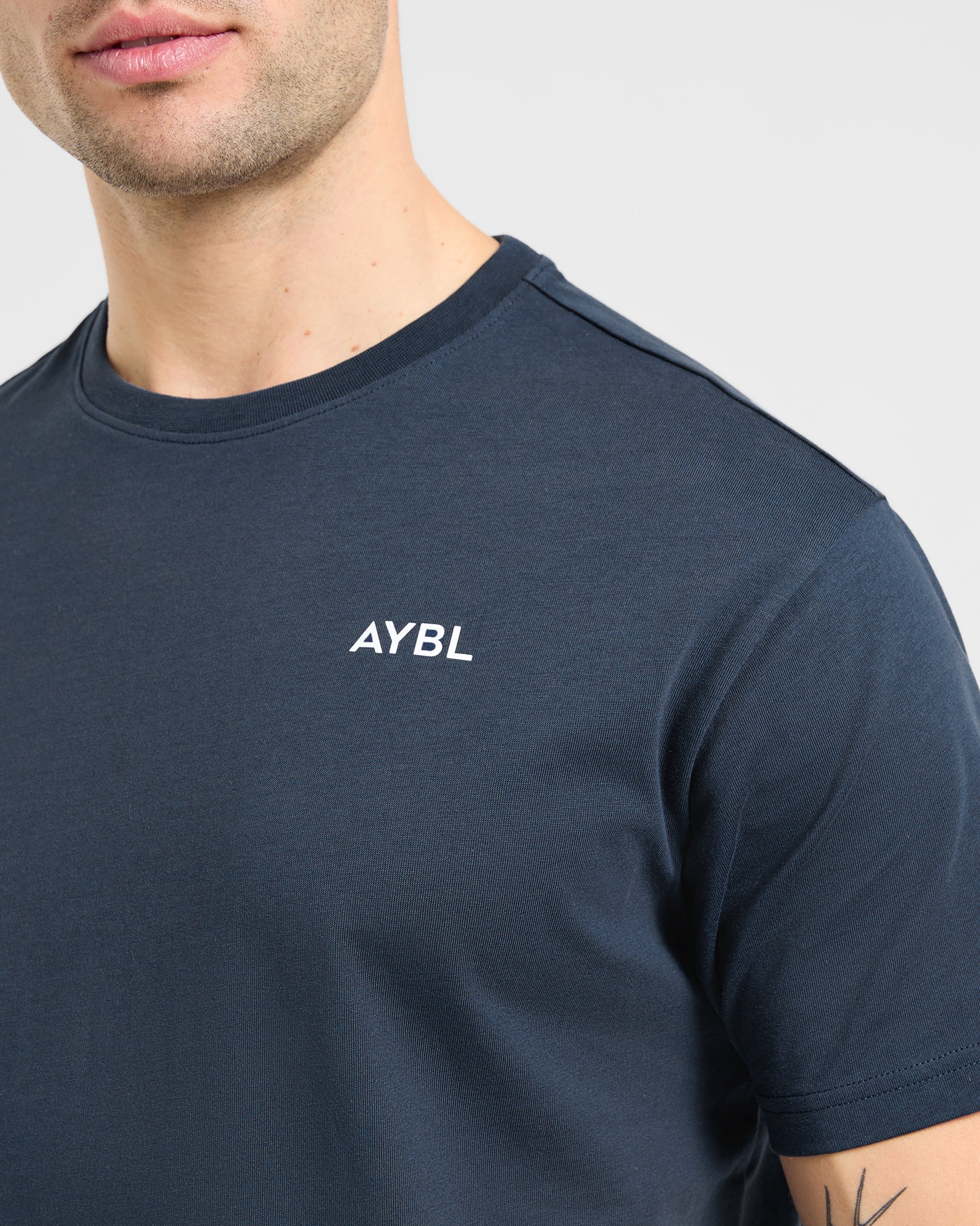 Essential T Shirt - Navy Blauw