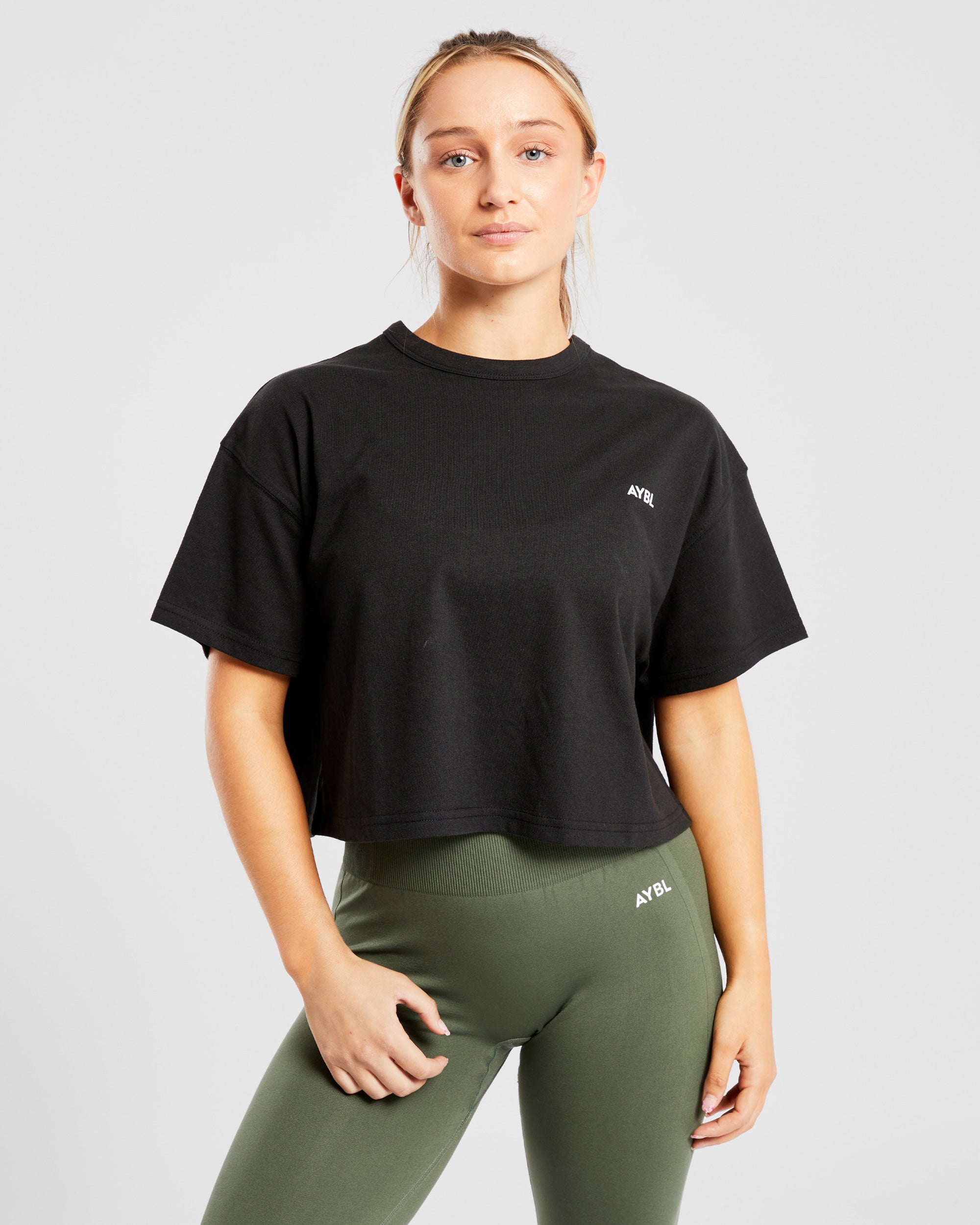 Essential Oversized Crop T Shirt - Zwart