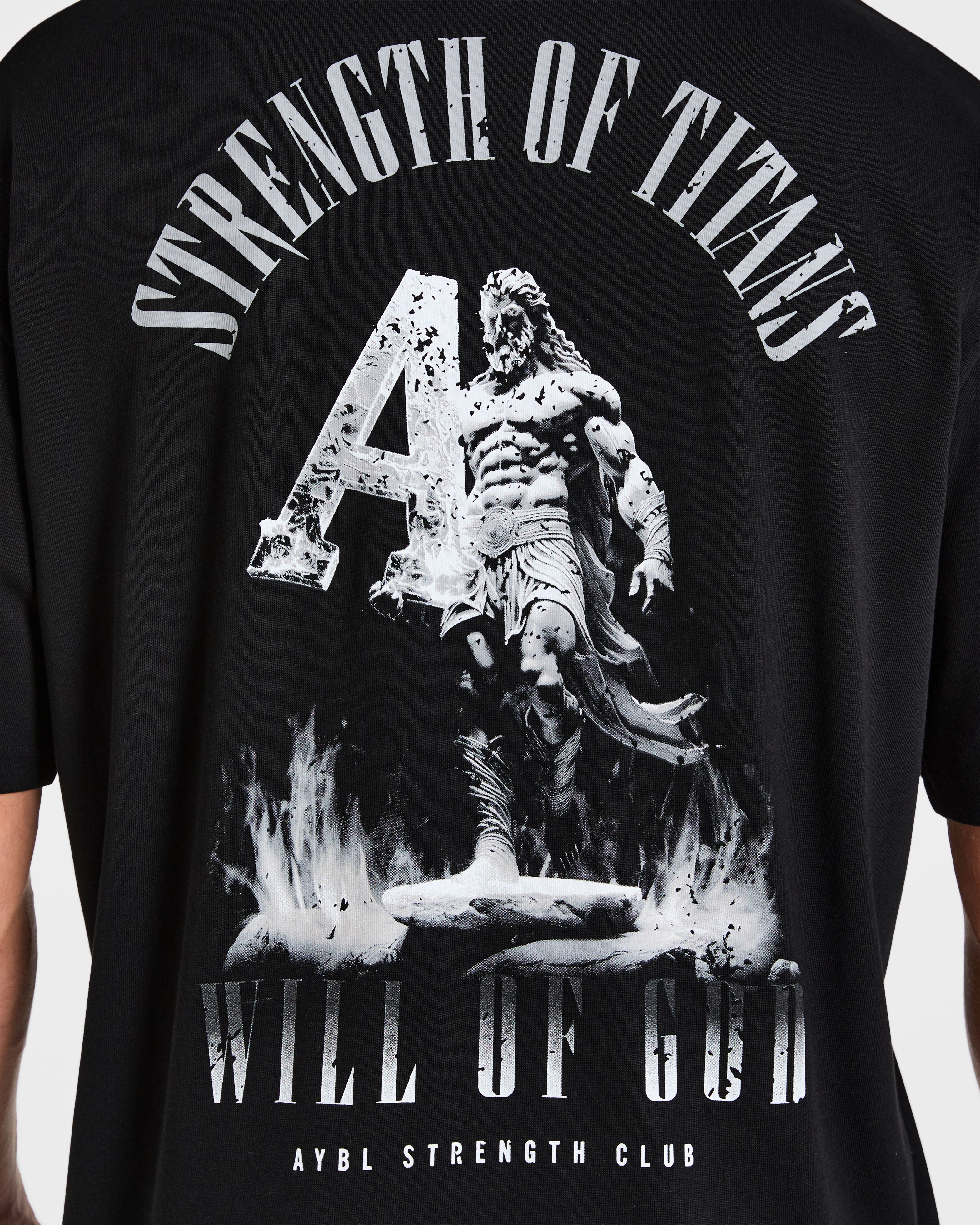Strength Of Titans Oversized T Shirt - Zwart