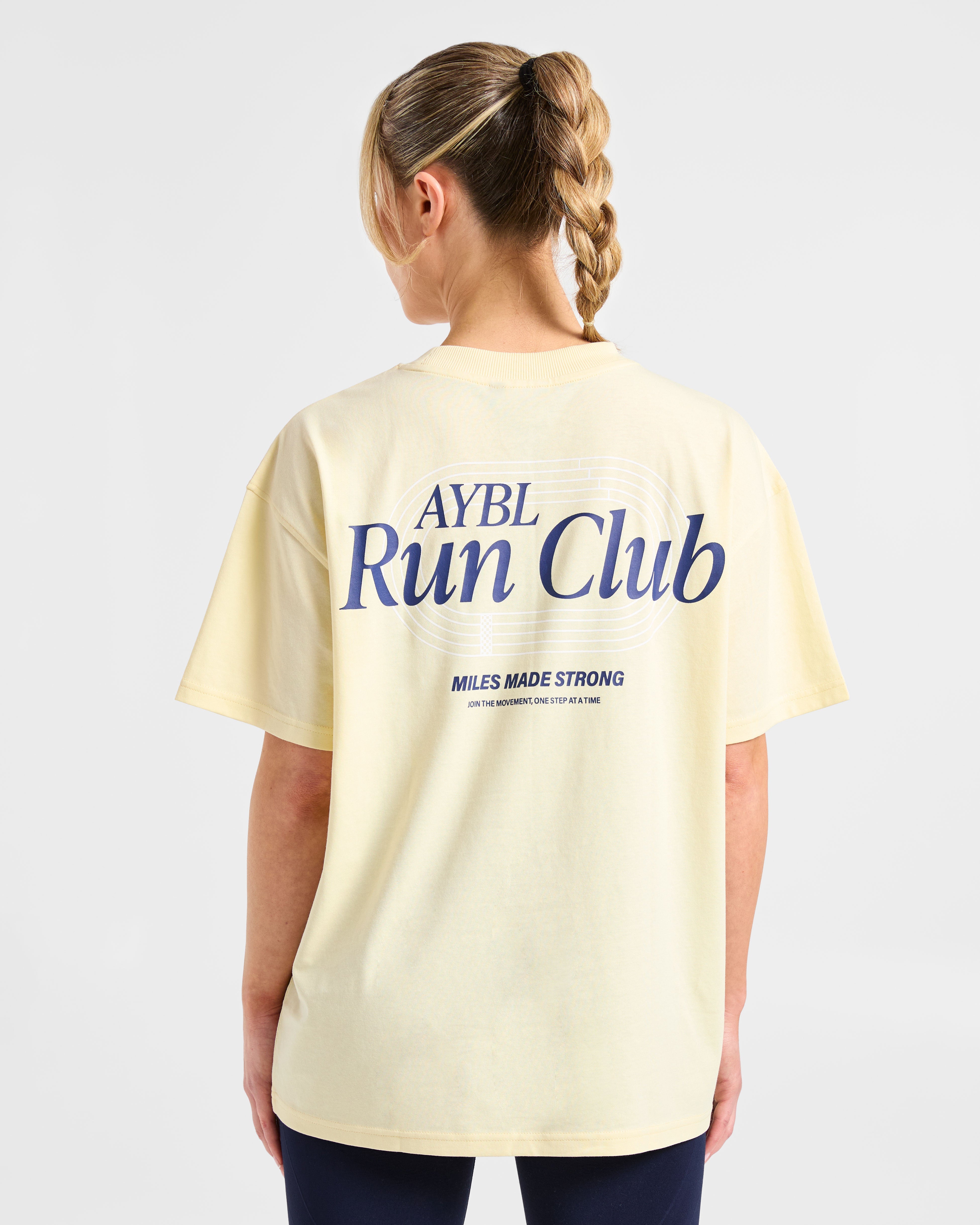 Run Club Oversized T Shirt - Butter Geel