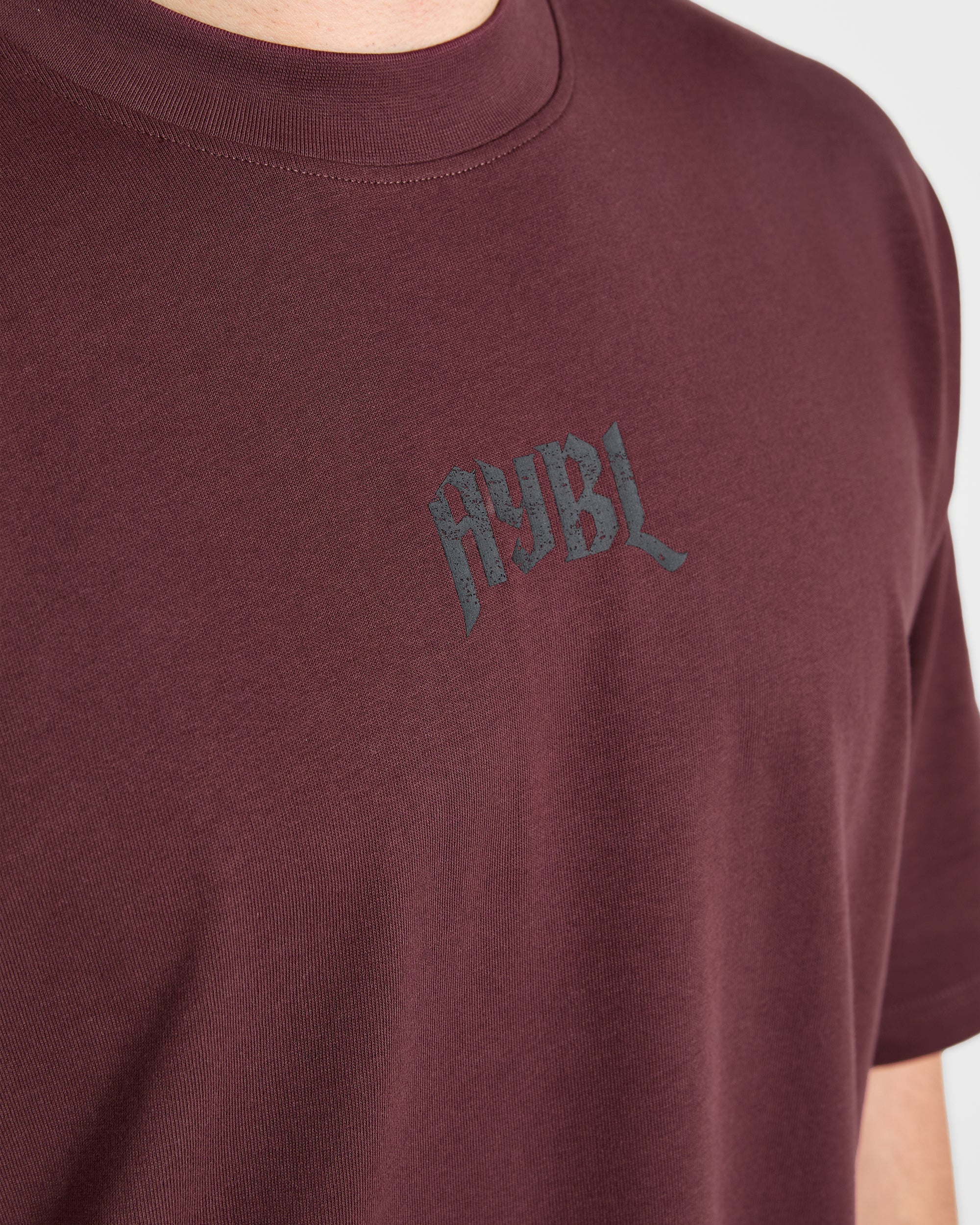 Heavy Lifting Gothic Oversized T Shirt - Dusty Plum/Zwart
