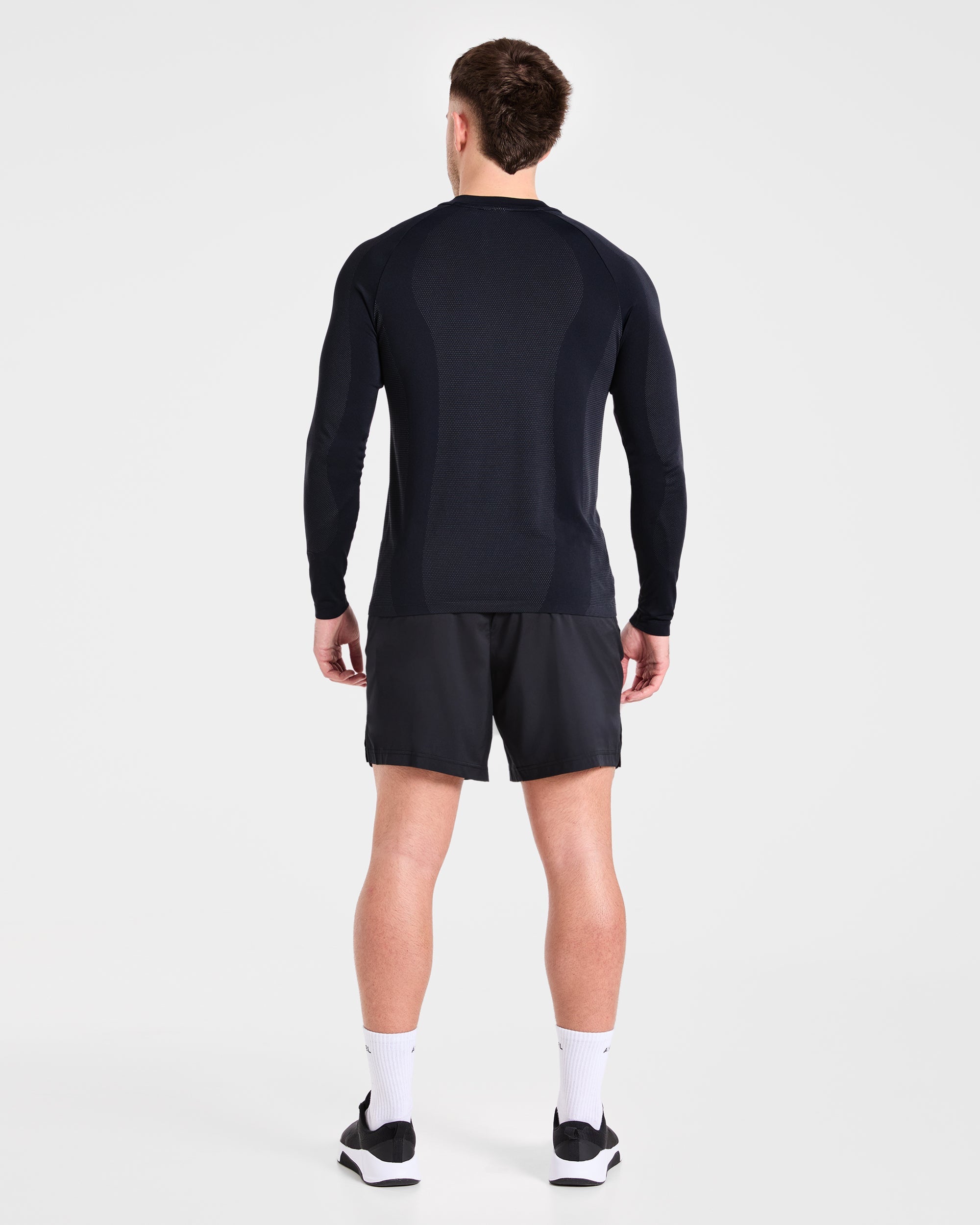 Attain Seamless Long Sleeve T Shirt - Zwart