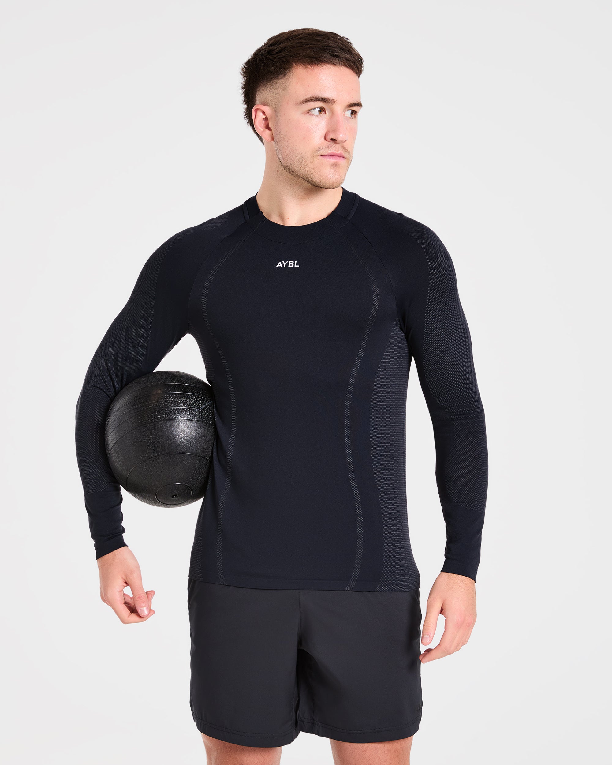 Attain Seamless Long Sleeve T Shirt - Zwart