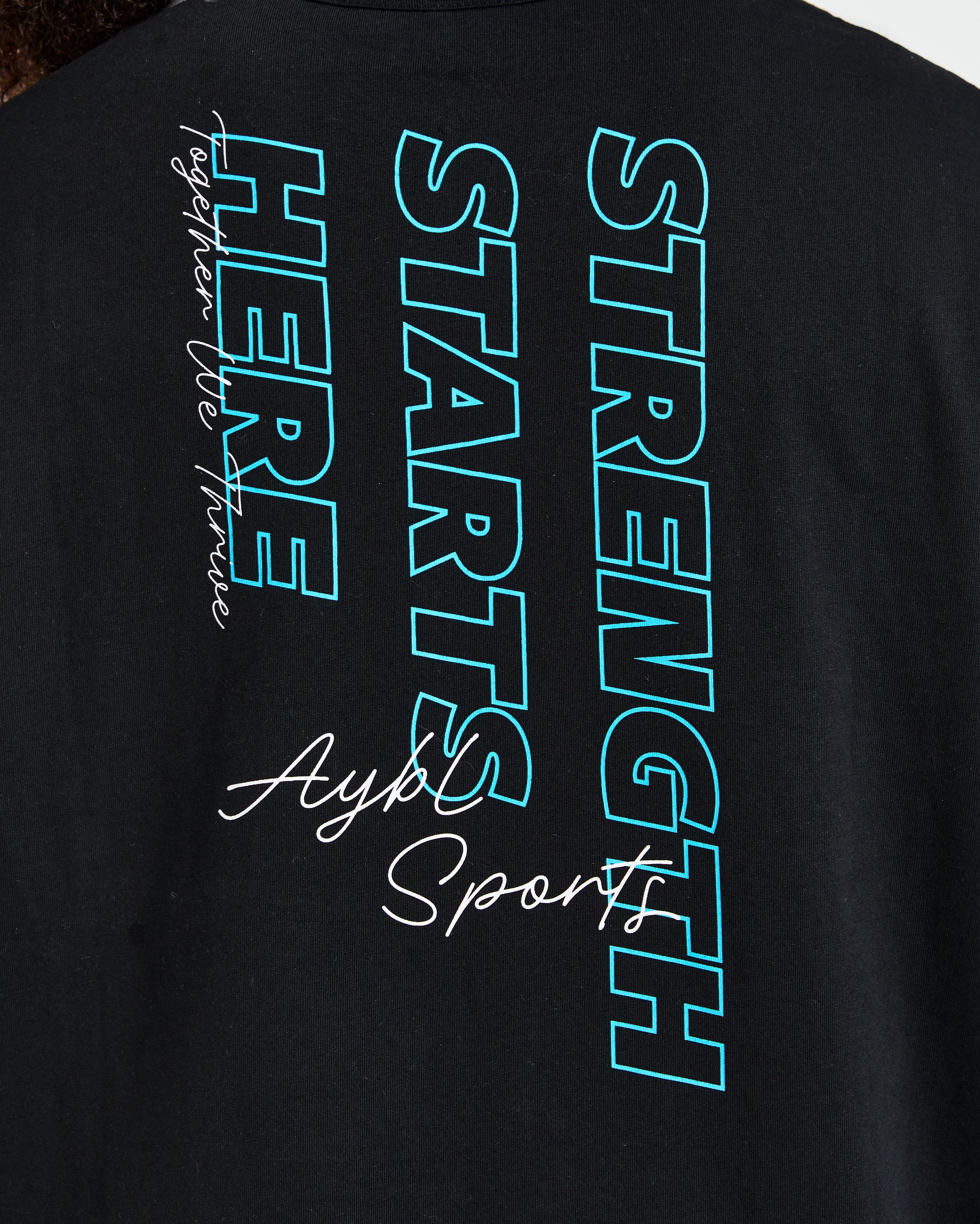 Strength Starts Here Oversized T Shirt - Zwart/Blauw