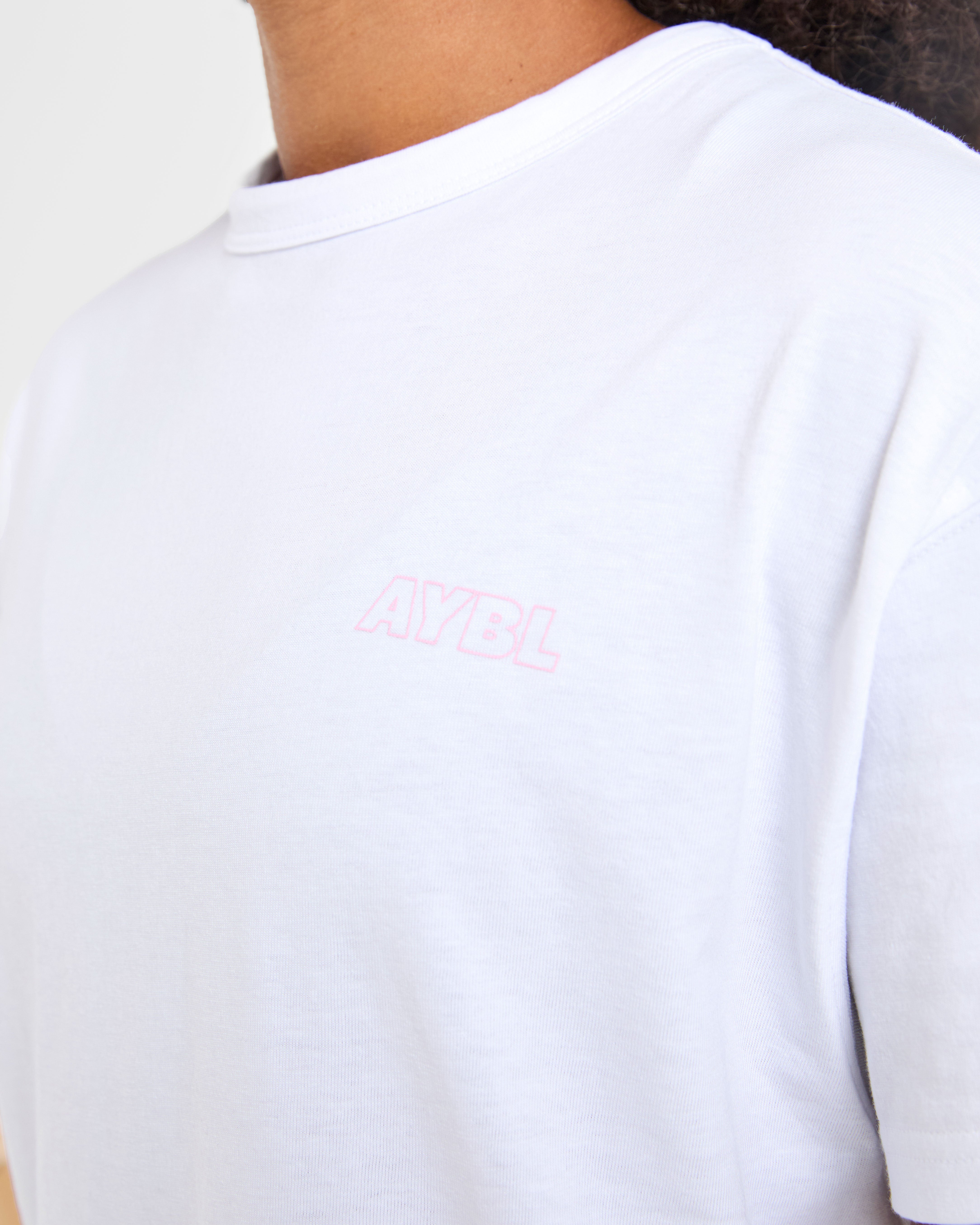Strength Starts Here Oversized T Shirt - Wit/Roze
