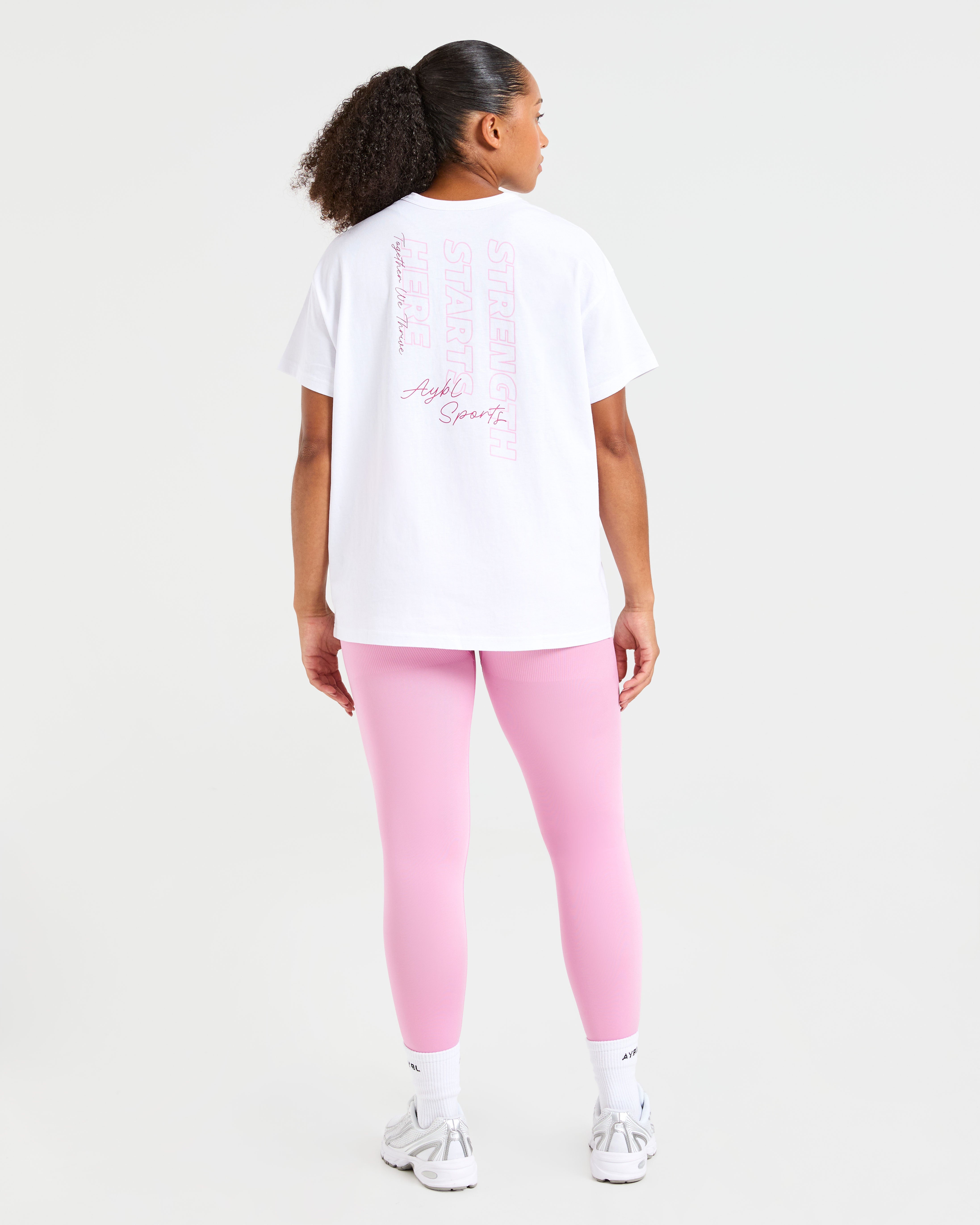 Strength Starts Here Oversized T Shirt - Wit/Roze