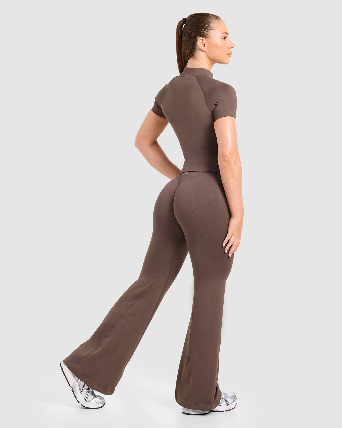 Enhance Seamless Short Sleeve Zip Up Jacket - Bruin