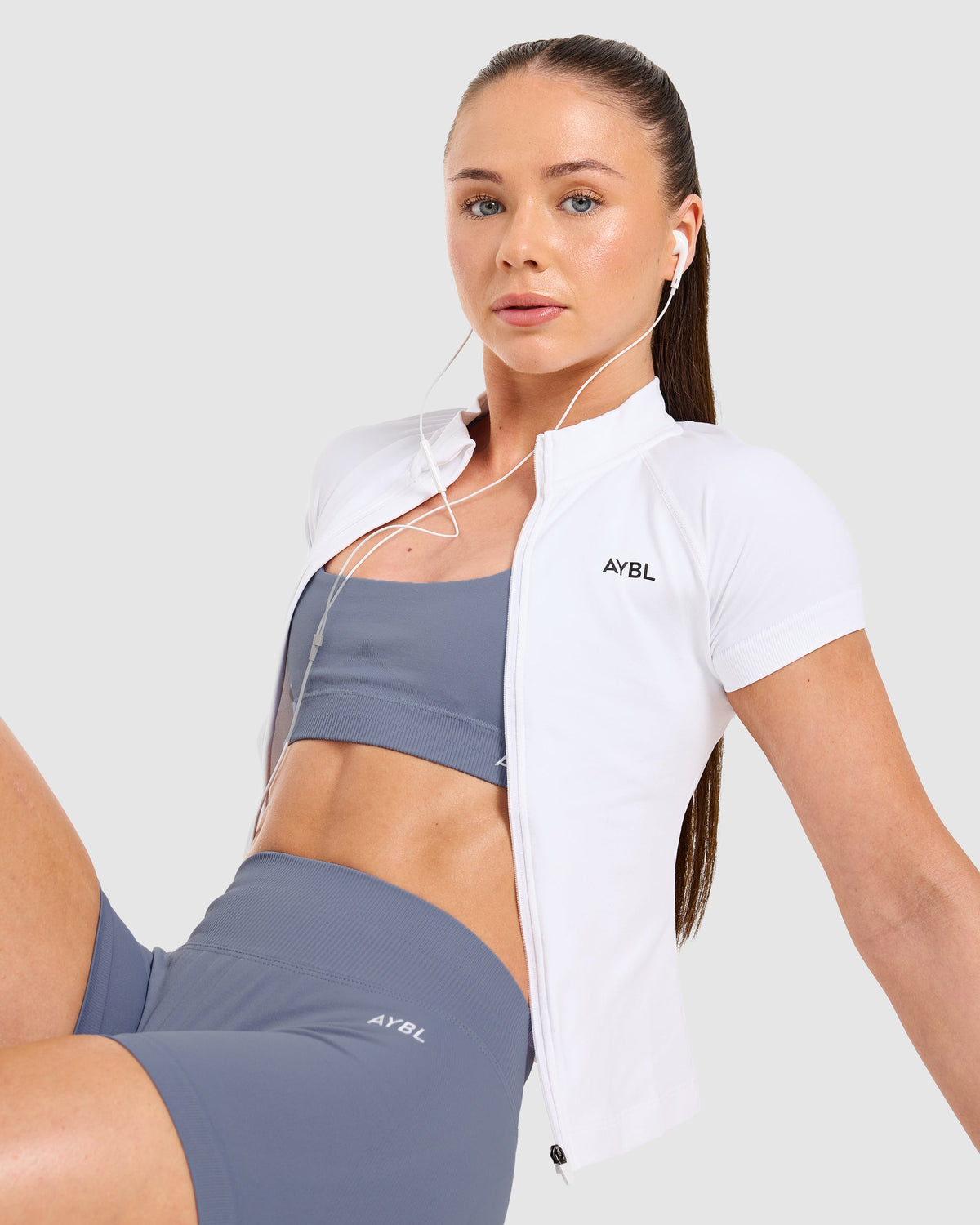 Enhance Seamless Short Sleeve Zip Up Jacket - Wit