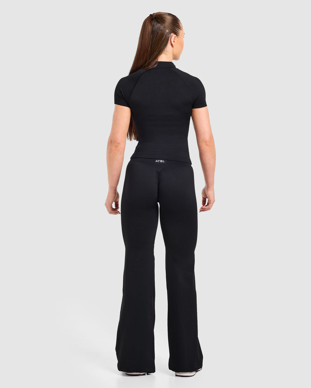 Enhance Seamless Short Sleeve Zip Up Jacket - Zwart