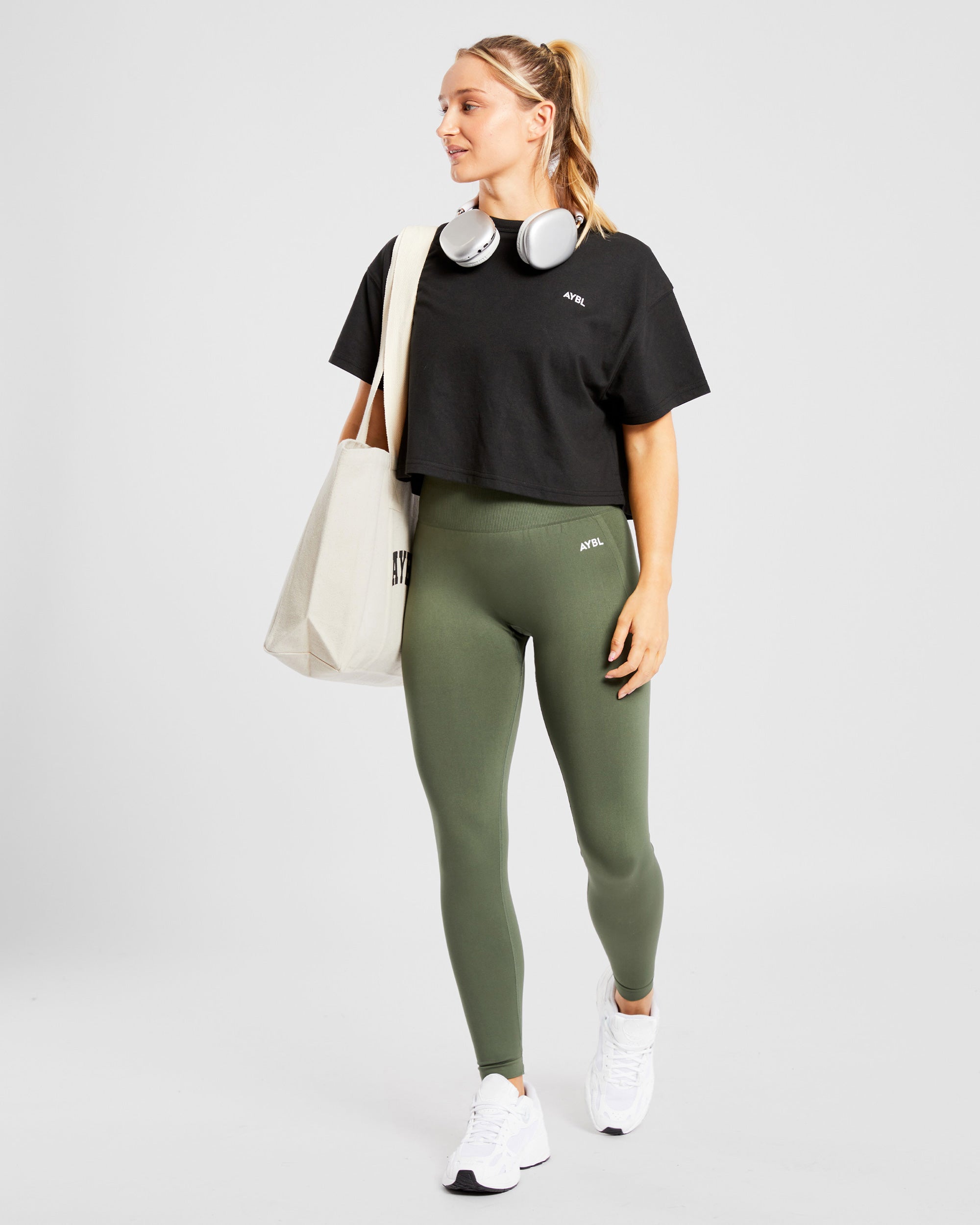 Essential Oversized Crop T Shirt - Zwart