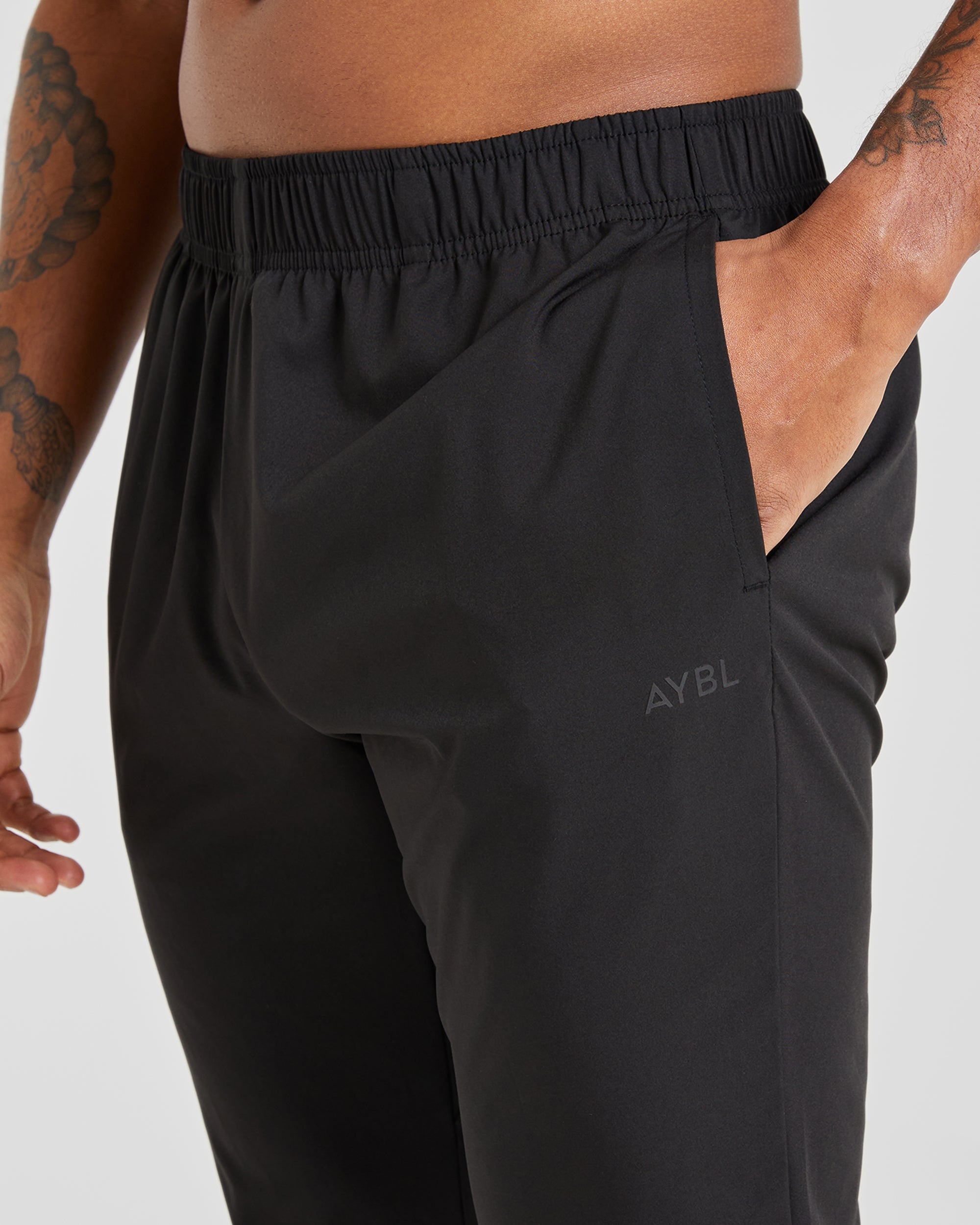 Ascend Woven Joggers - Zwart