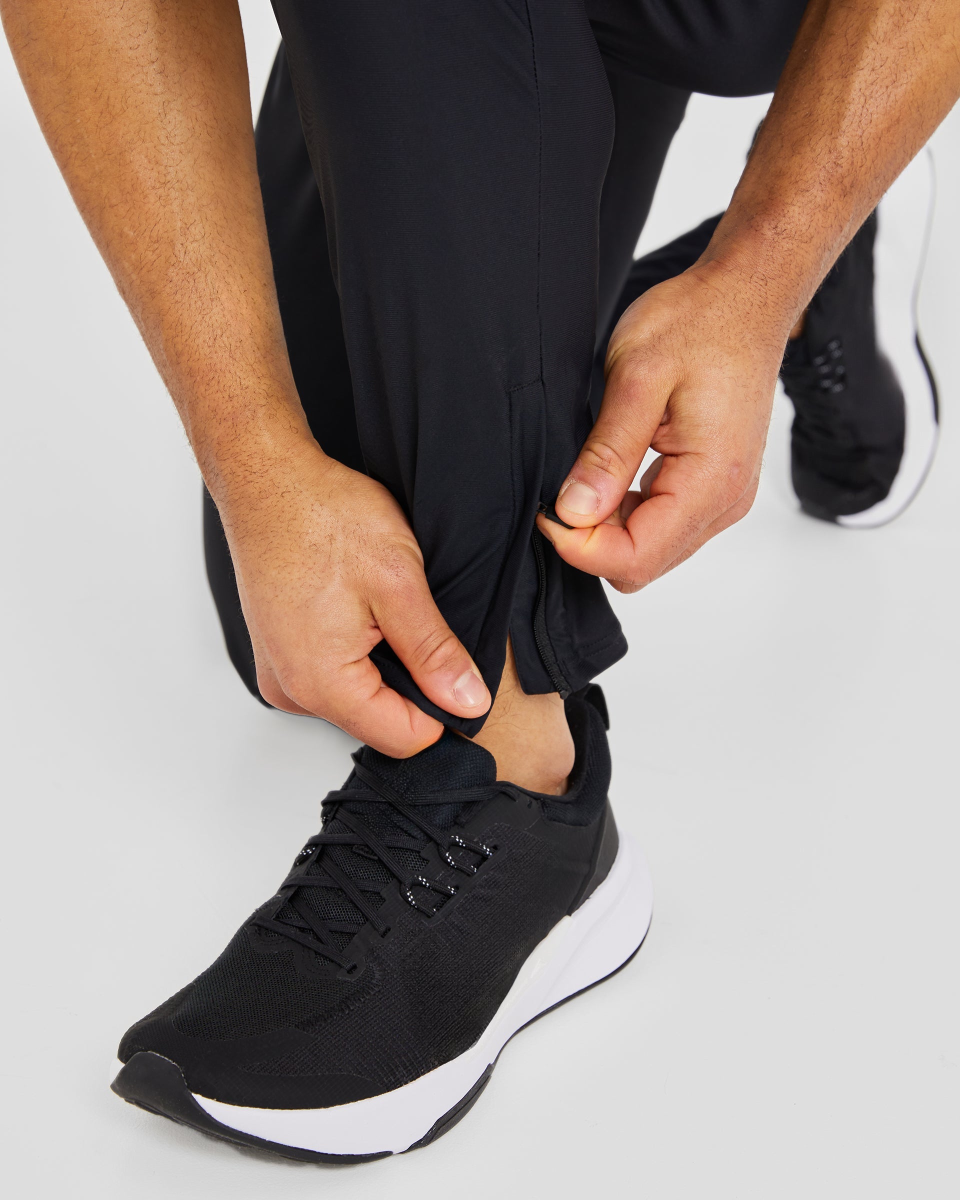 Ascend Zip Joggers - Zwart