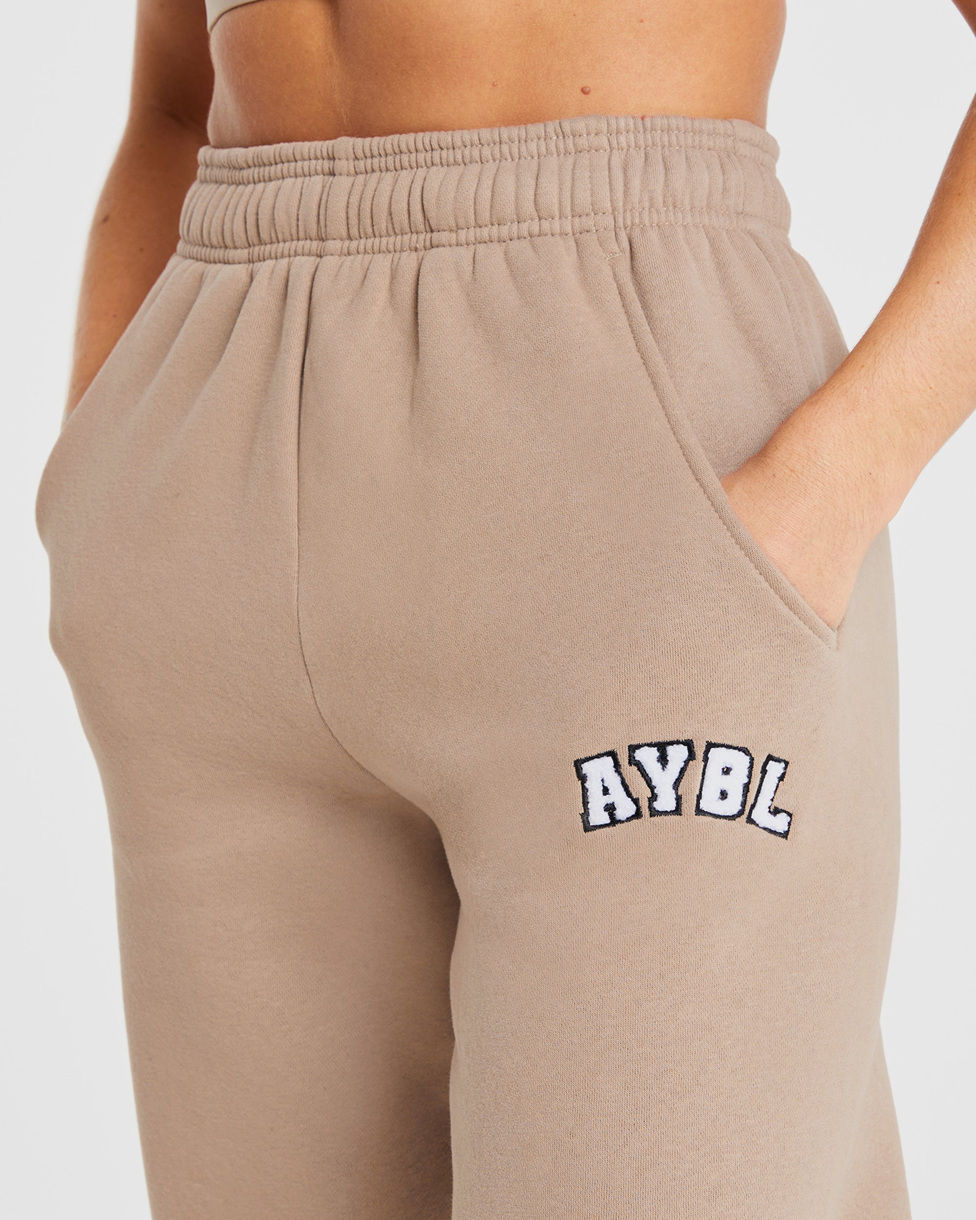 Varsity Oversized Joggers - Latte Bruin