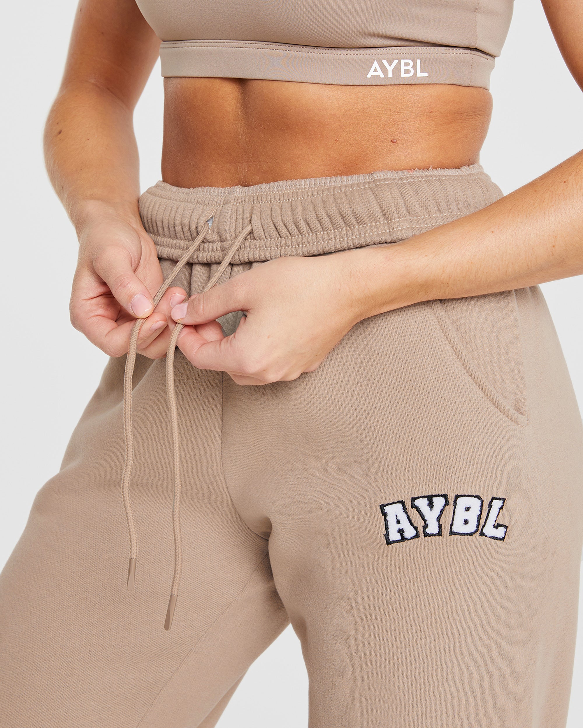 Varsity Oversized Joggers - Latte Bruin