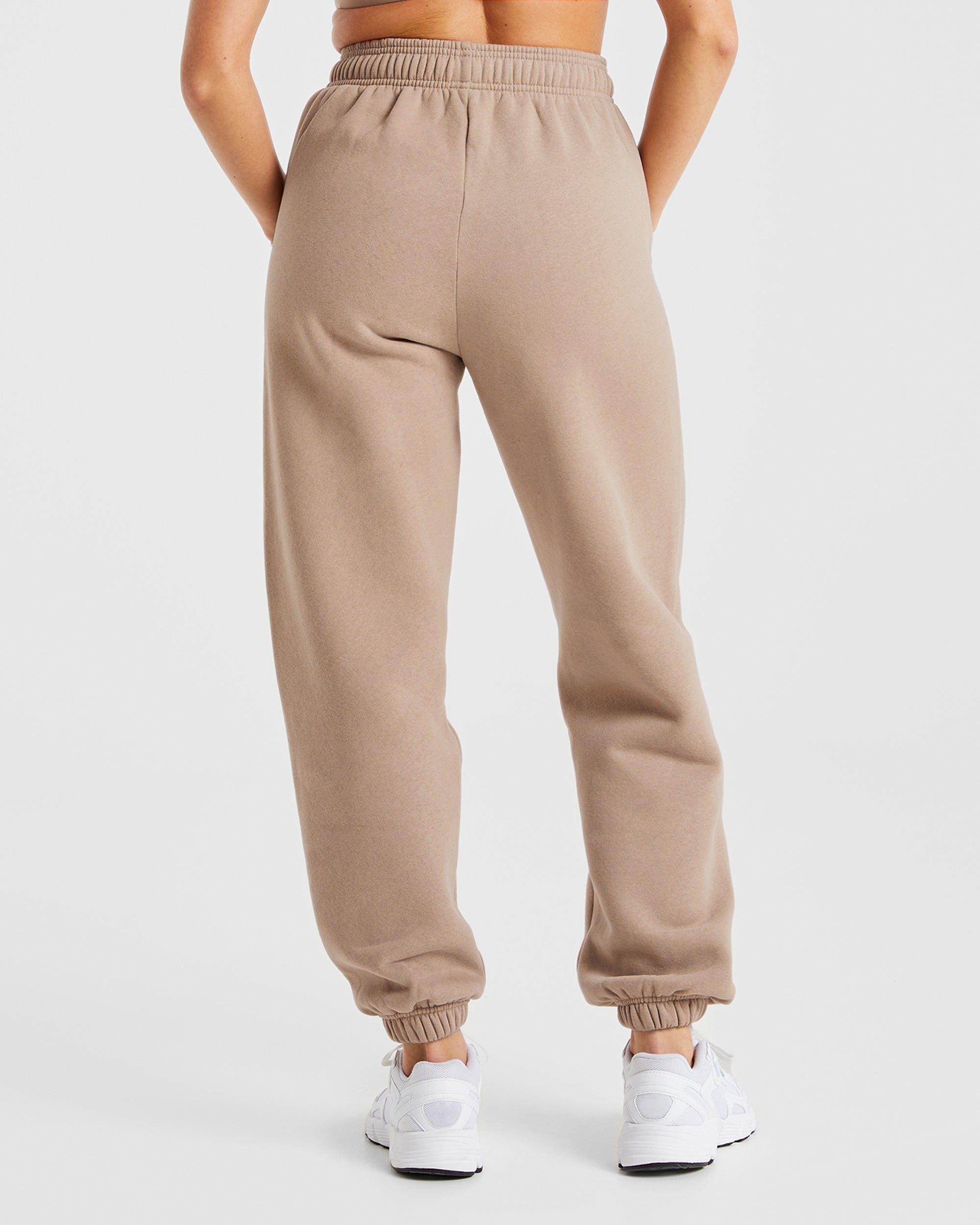 Varsity Oversized Joggers - Latte Bruin