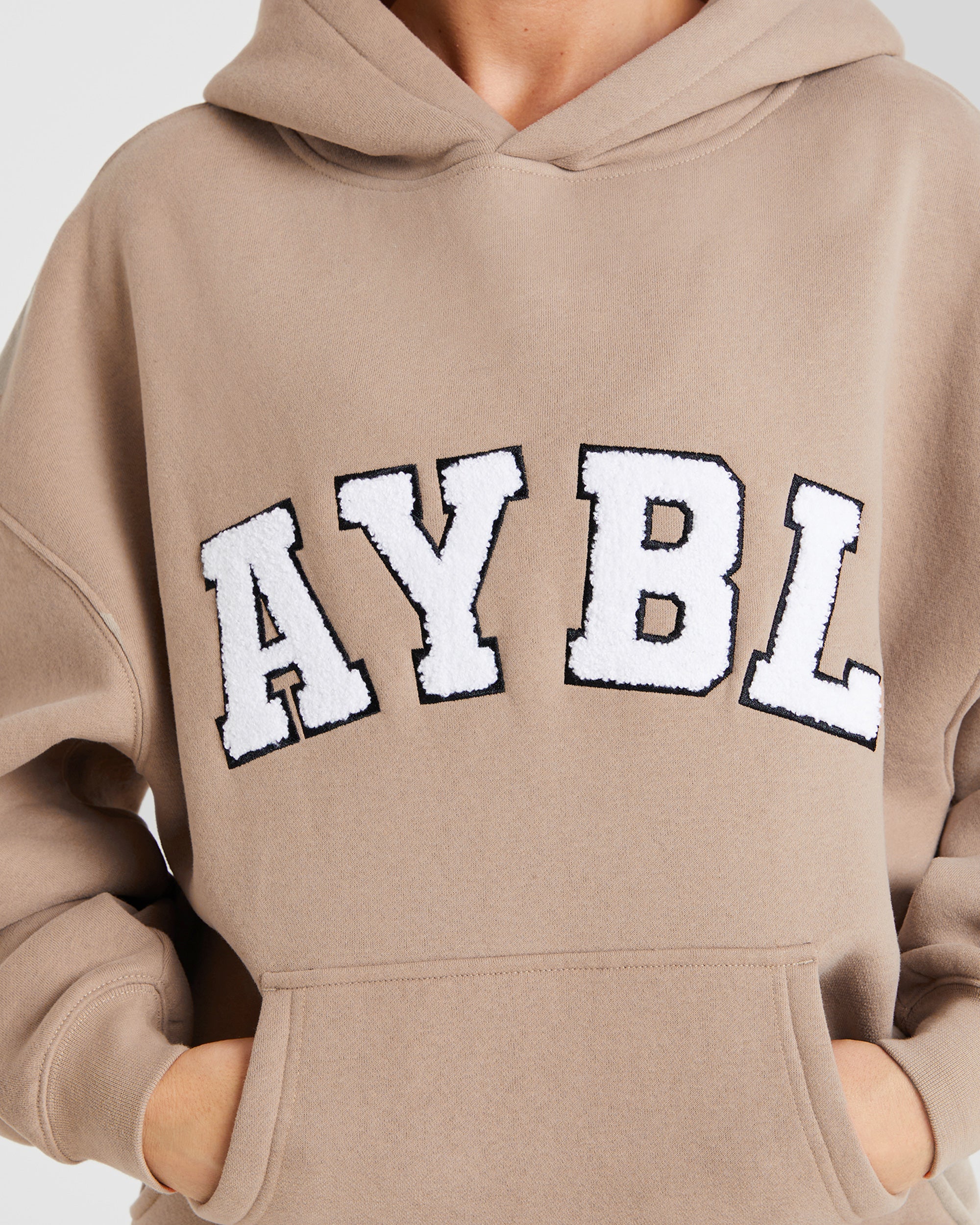 Varsity Oversized Hoodie - Latte Bruin