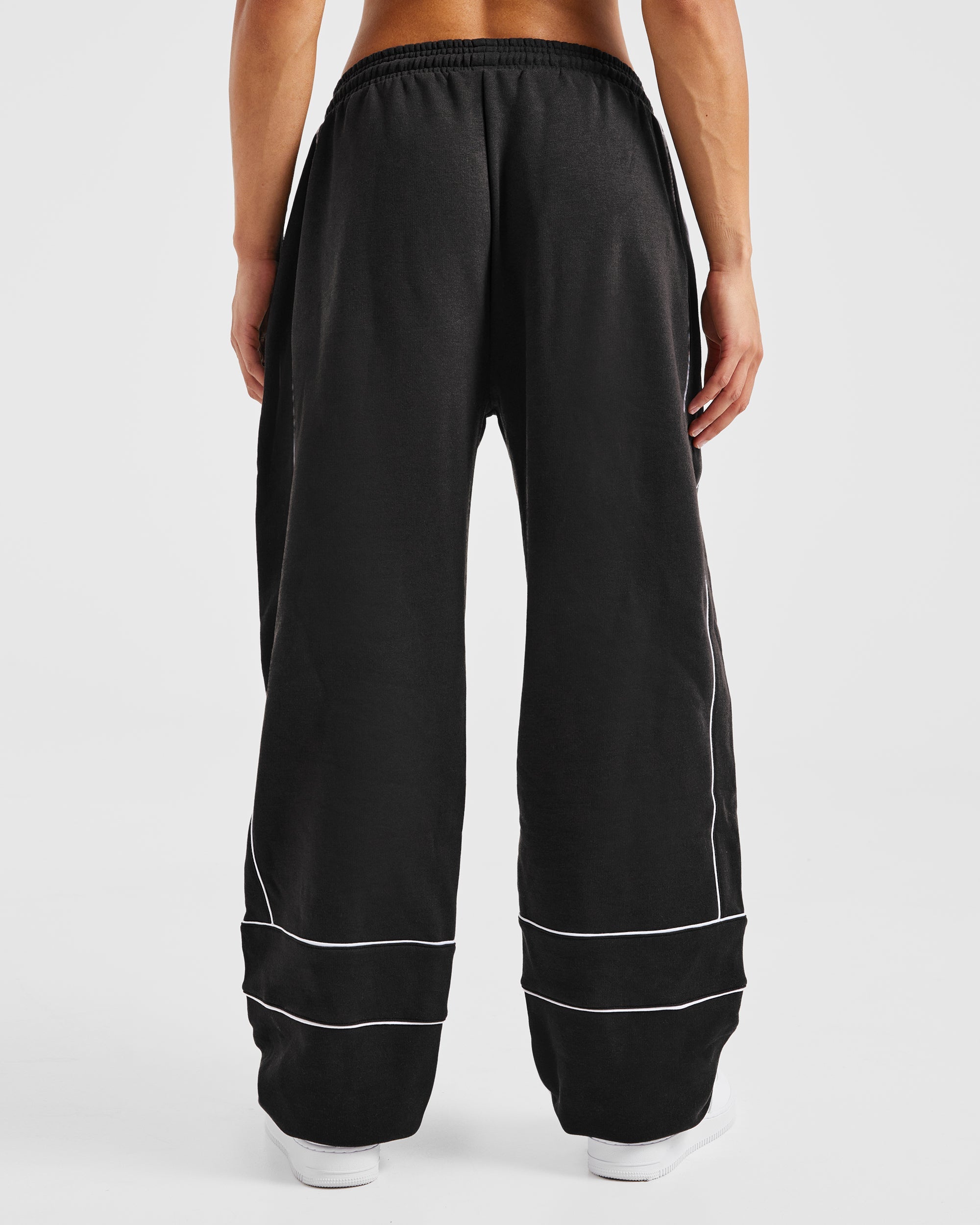 Justine Oversized Straight Leg Joggers - Washed Zwart