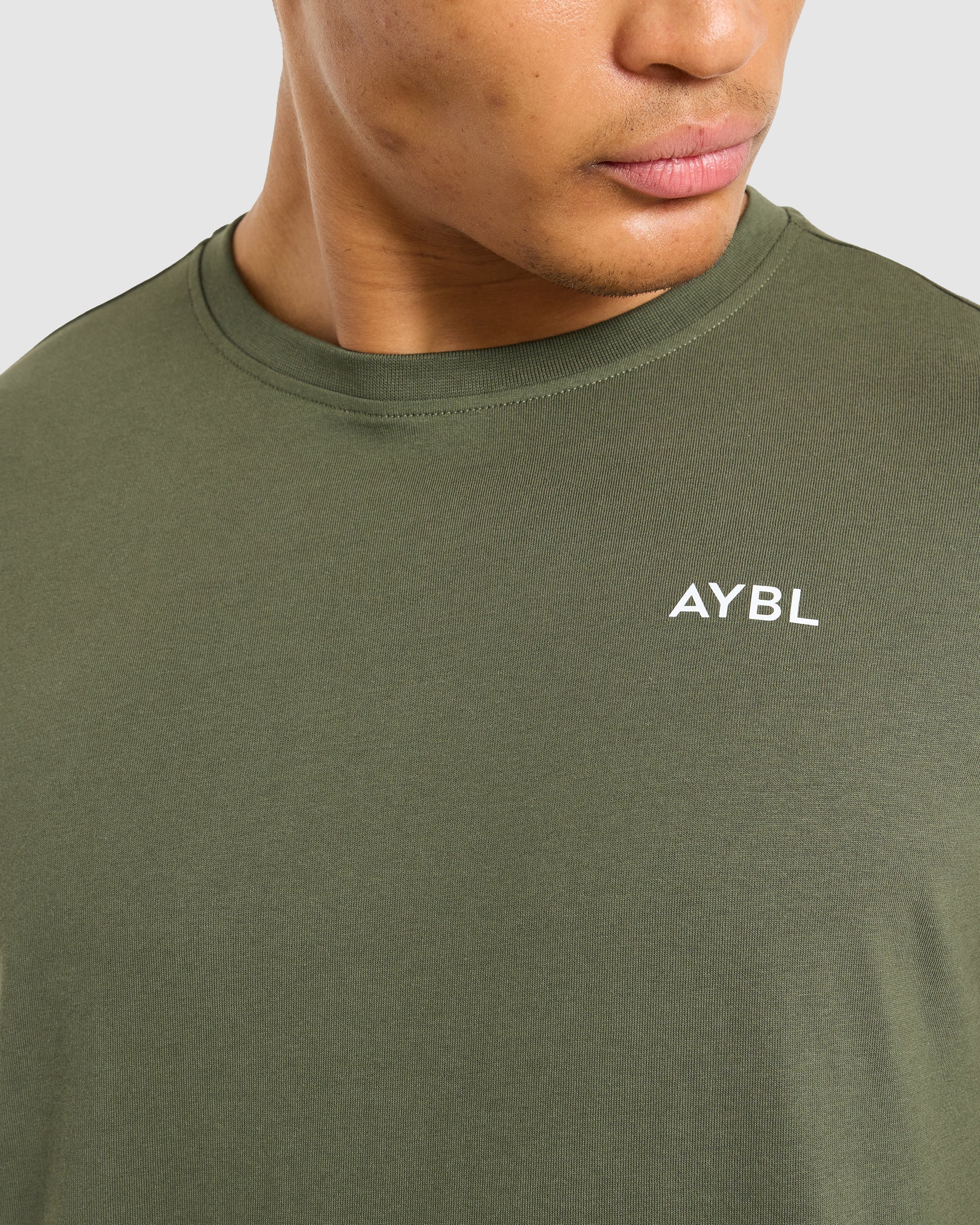 Essential T Shirt - Army Groen