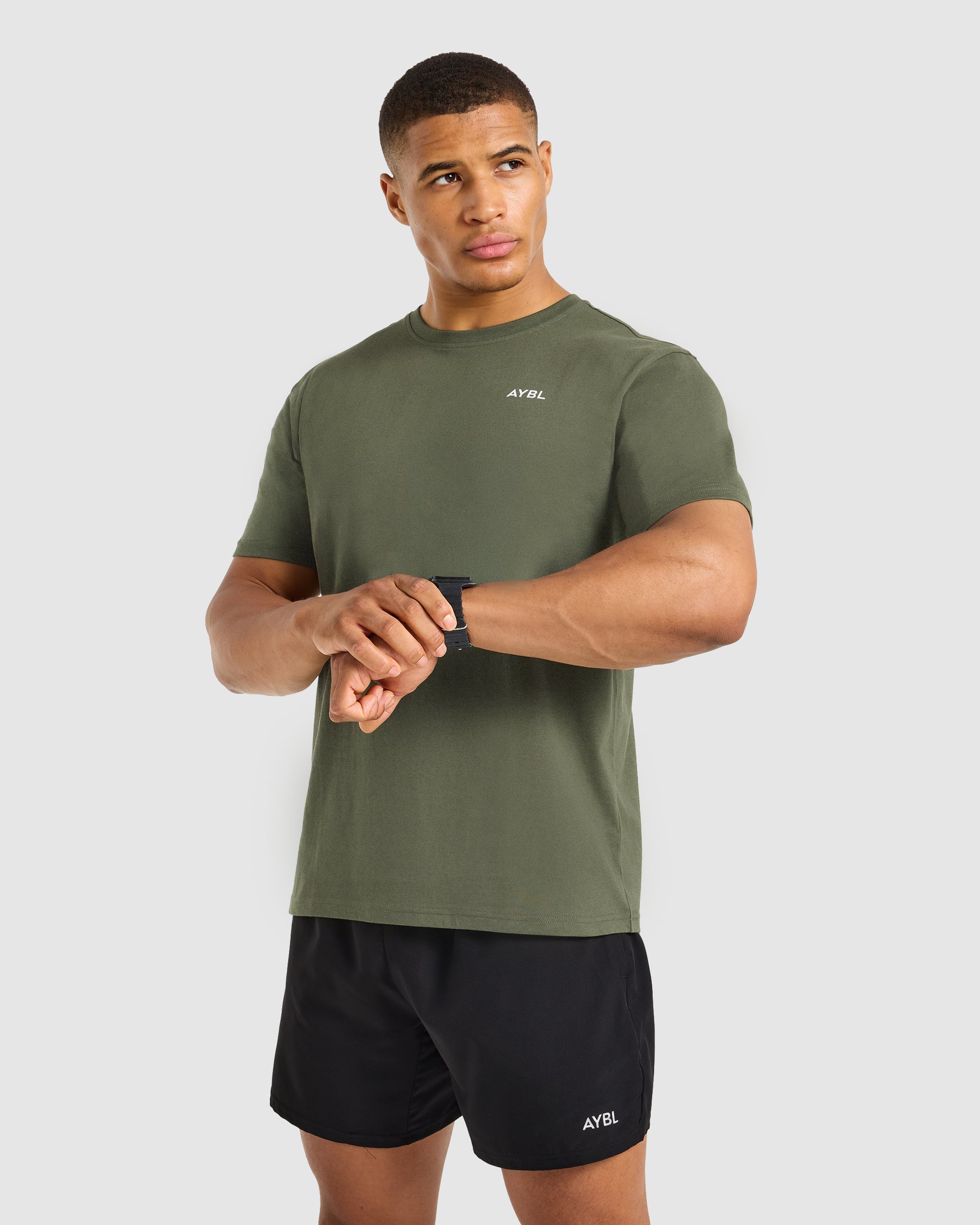 Essential T Shirt - Army Groen