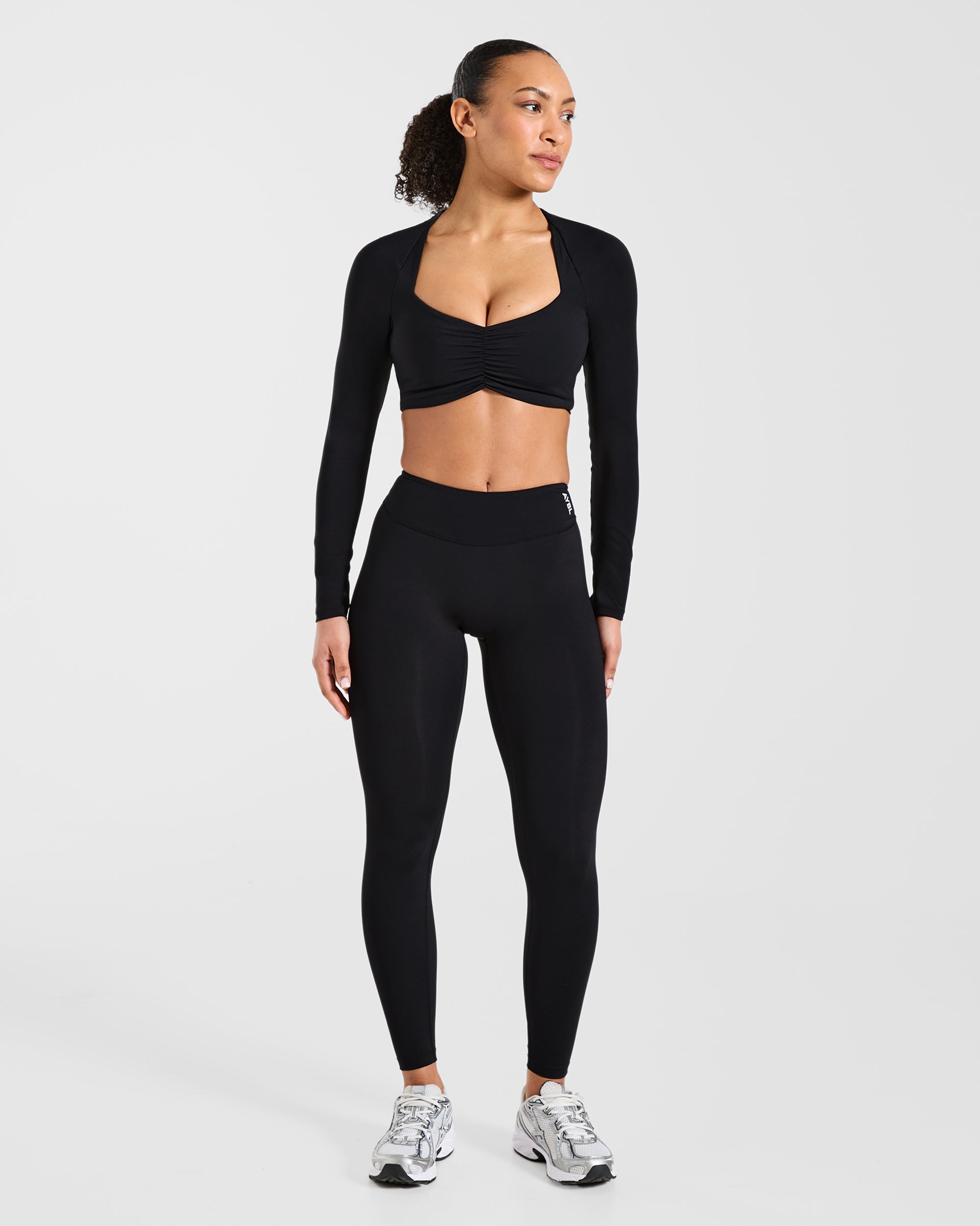 Physique Long Sleeve Crop Top - Zwart