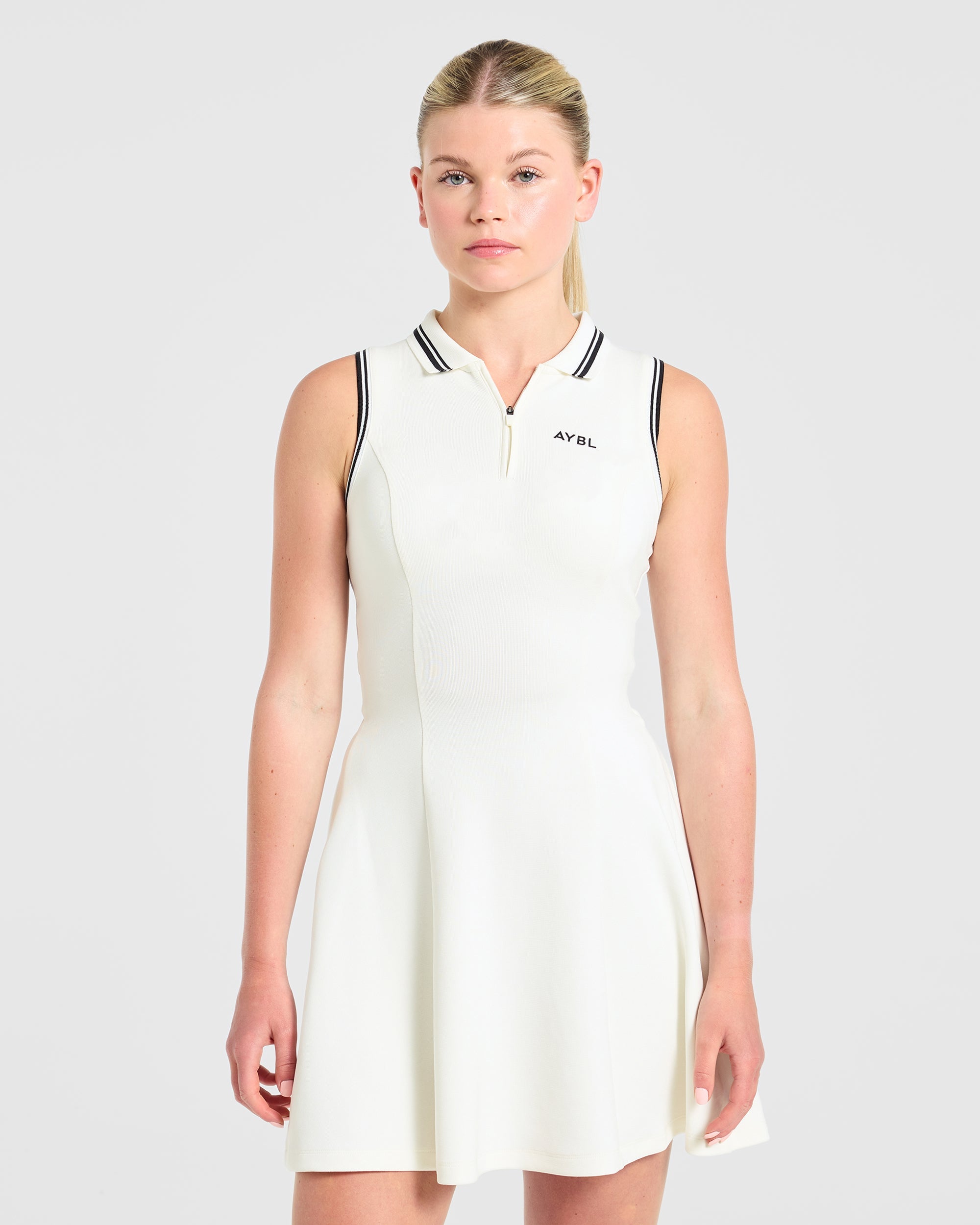 Classic Pleated Dress - Wit
