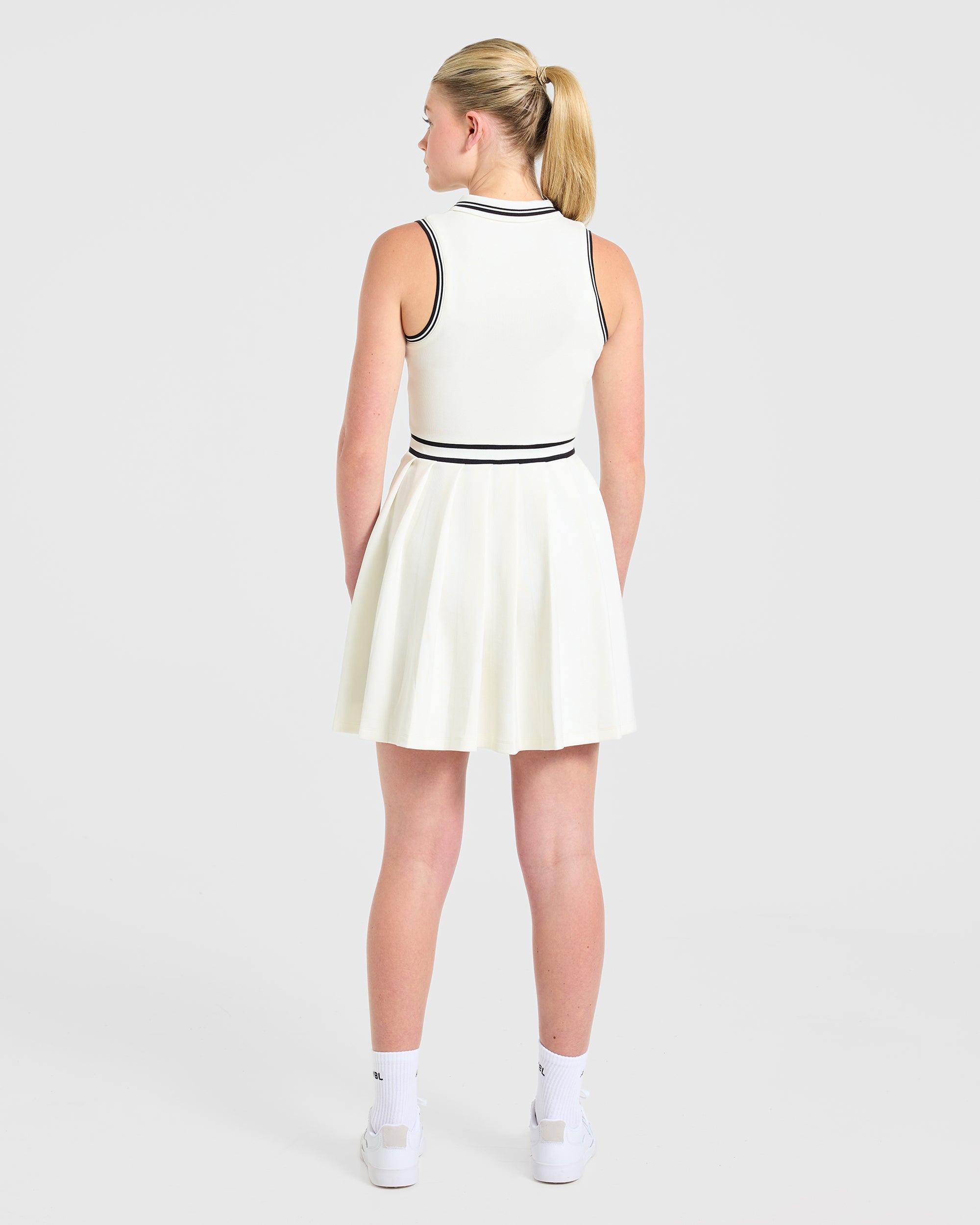 Classic Pleated Dress - Wit
