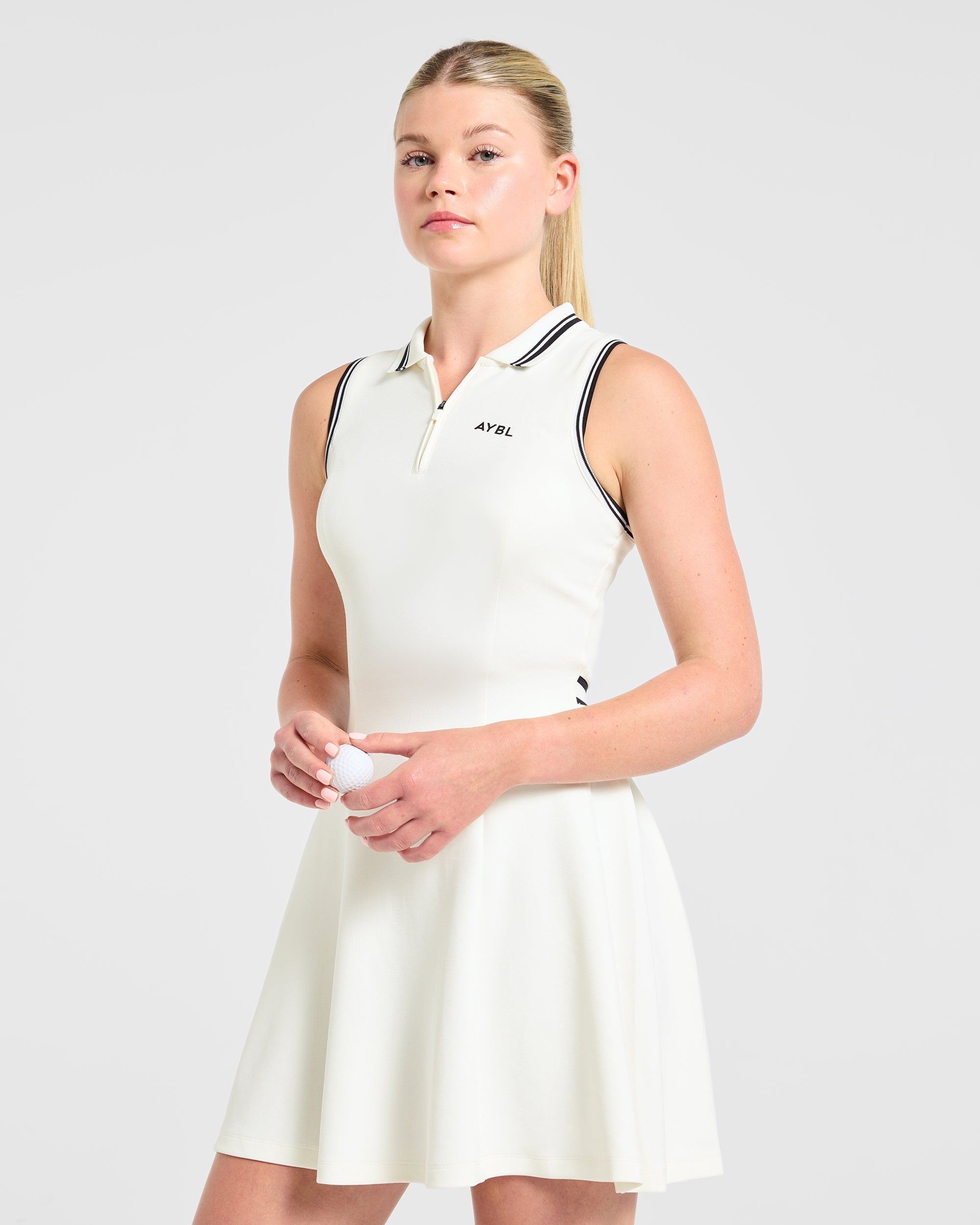 Classic Pleated Dress - Wit