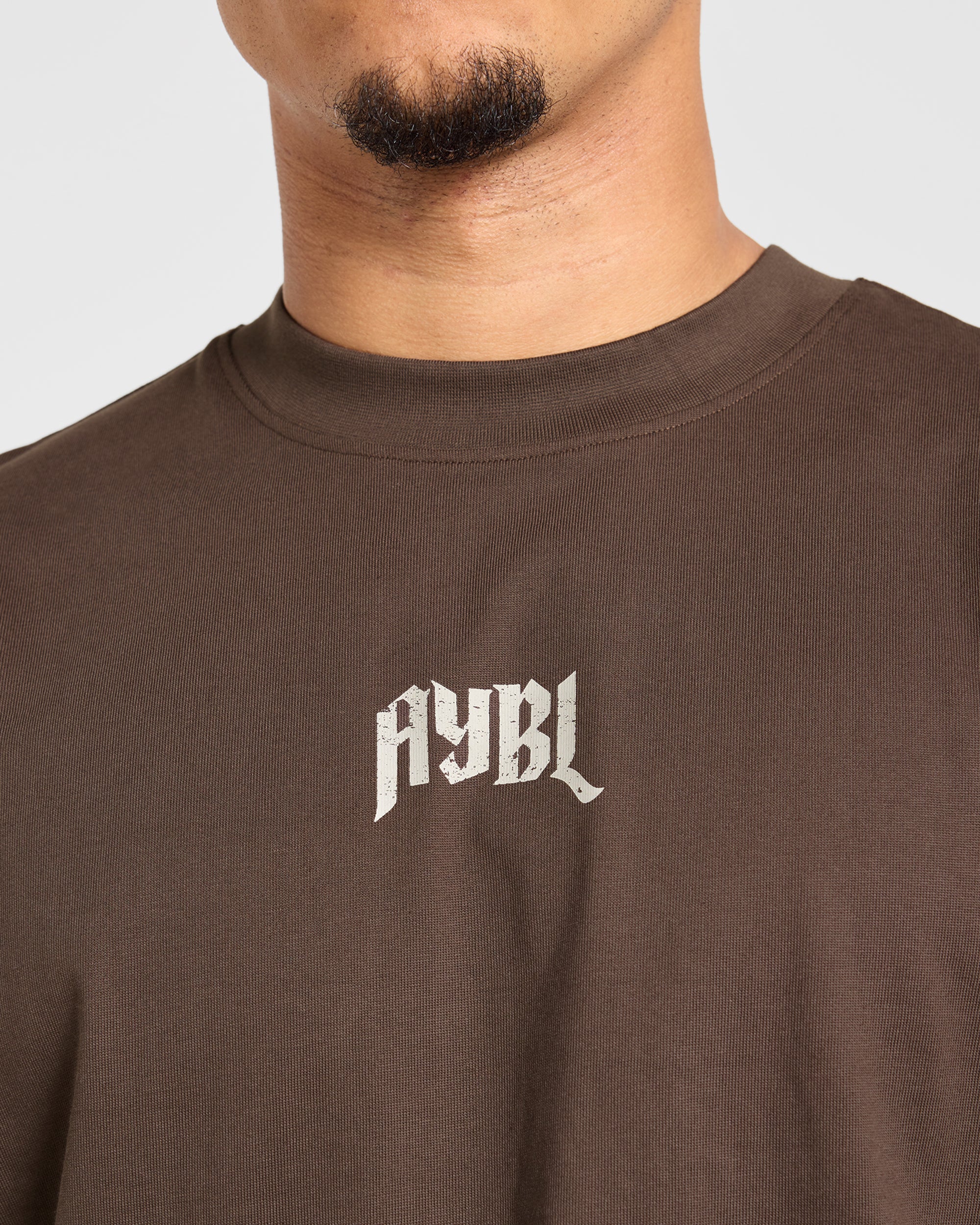 Heavy Lifting Gothic Oversized T Shirt - Bruin/Crème