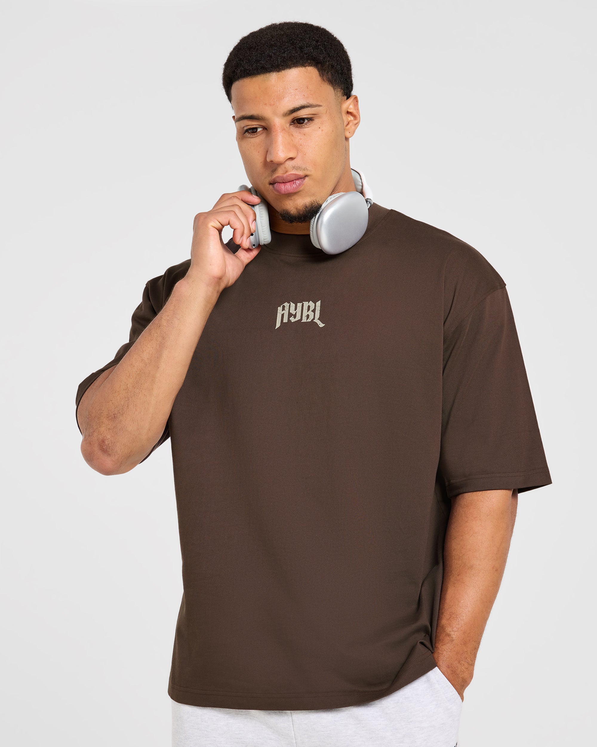 Heavy Lifting Gothic Oversized T Shirt - Bruin/Crème