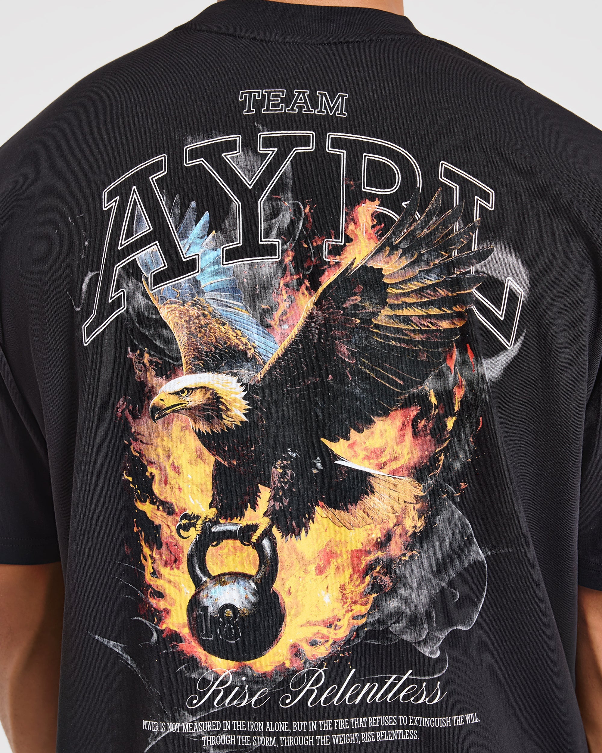 Relentless Eagle Oversized T Shirt - Zwart